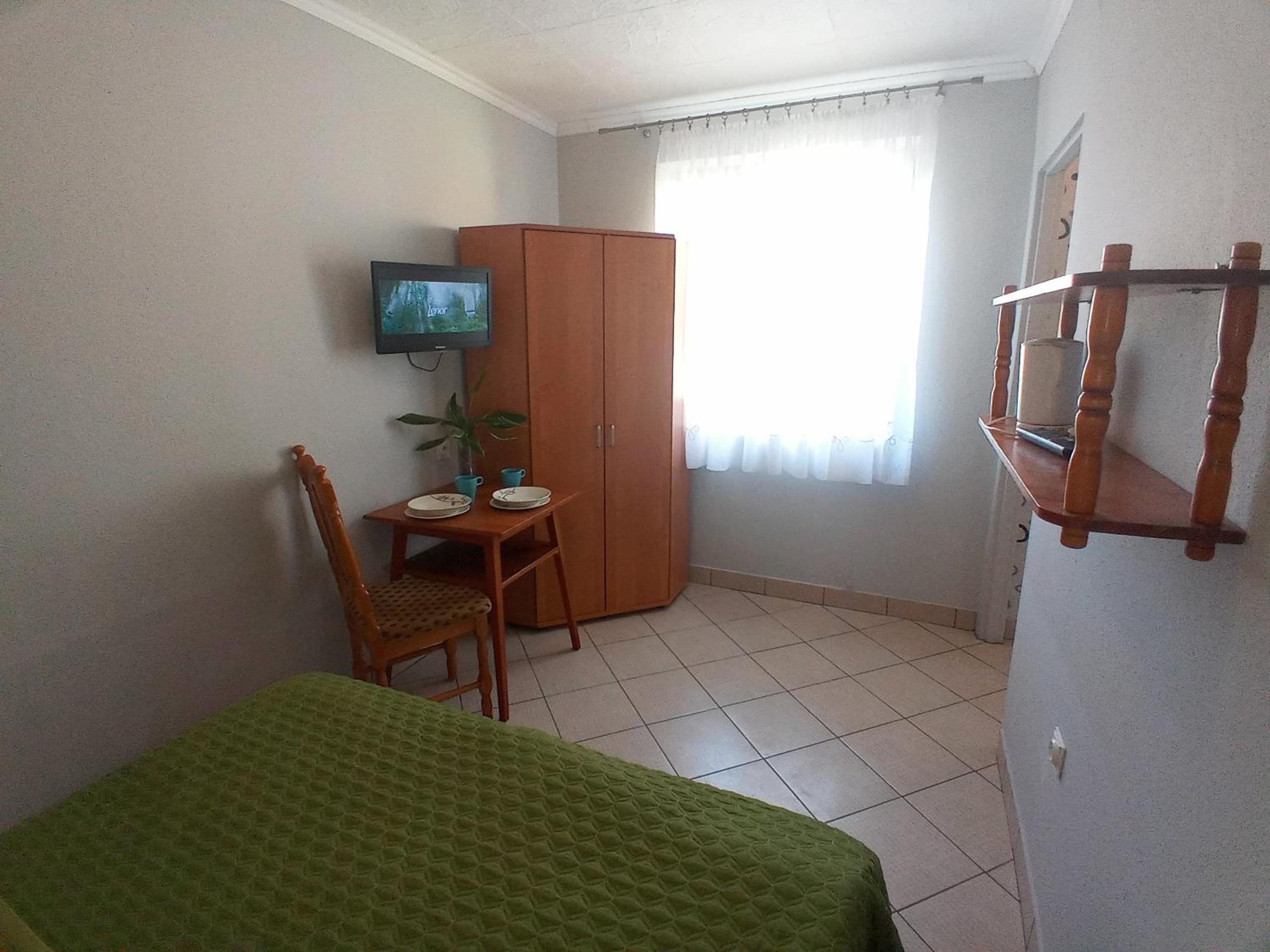 Small Double Room photo 3