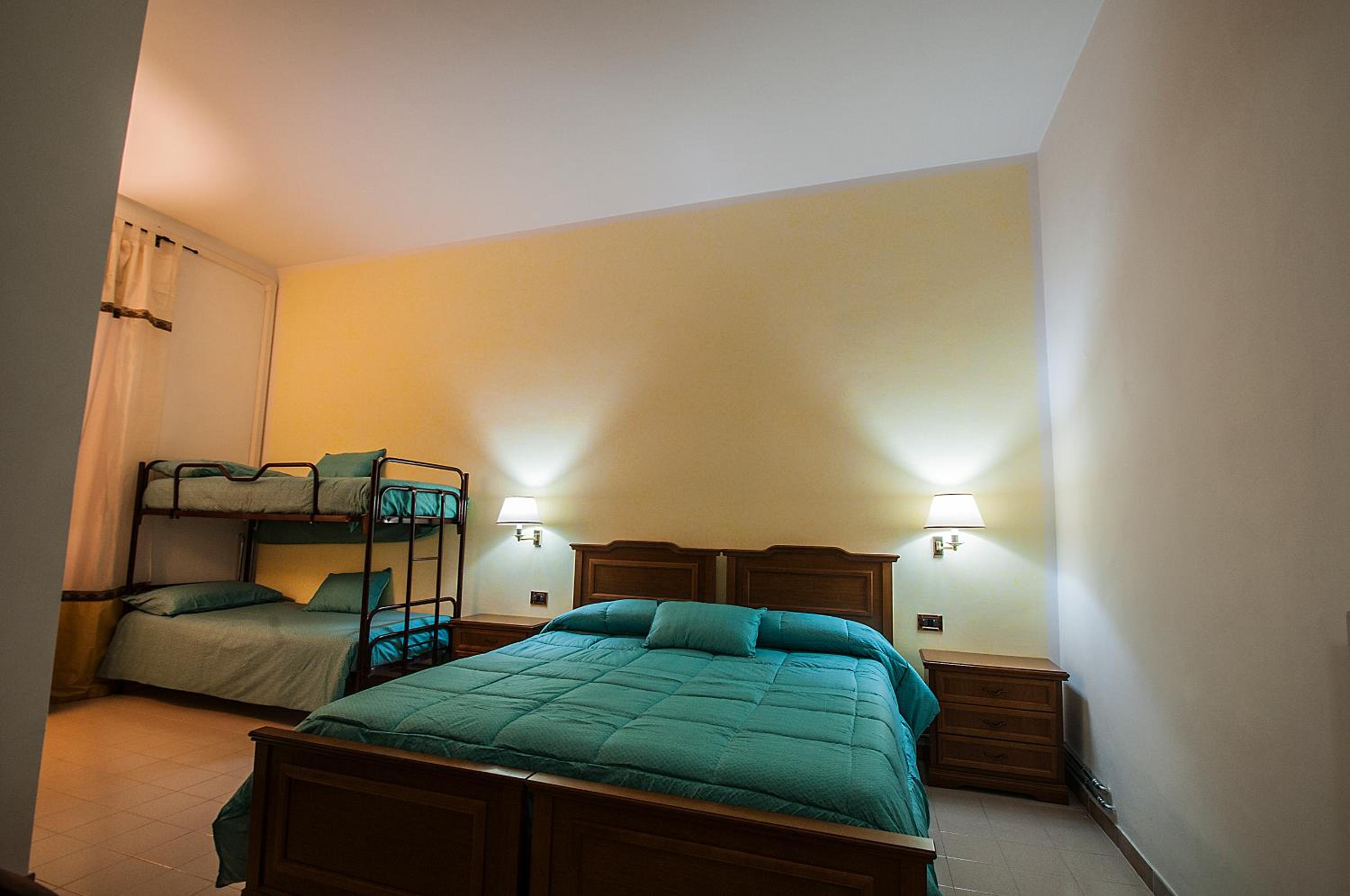 Quadruple Room - Photo 3