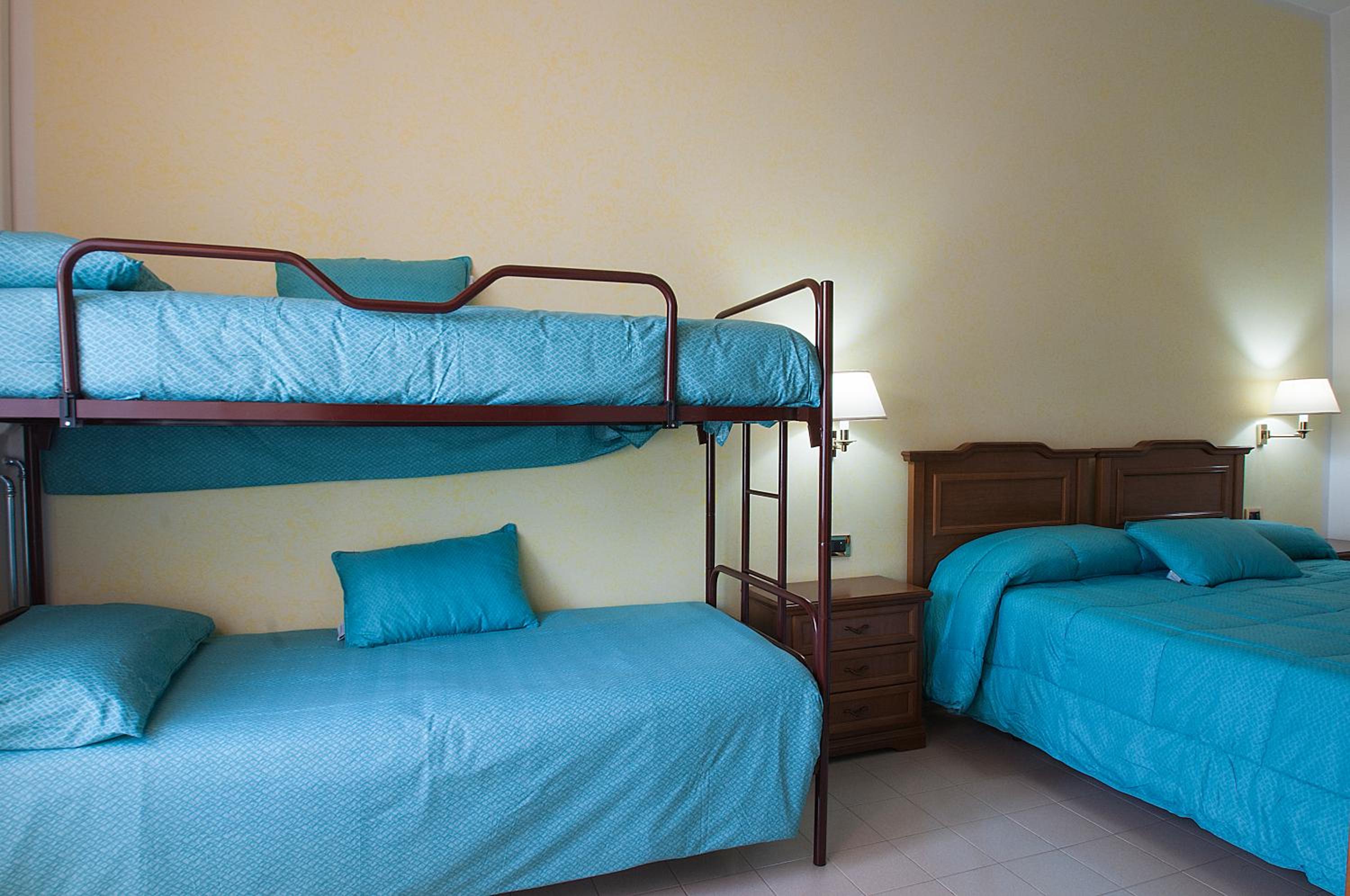 Quadruple Room - Photo 2