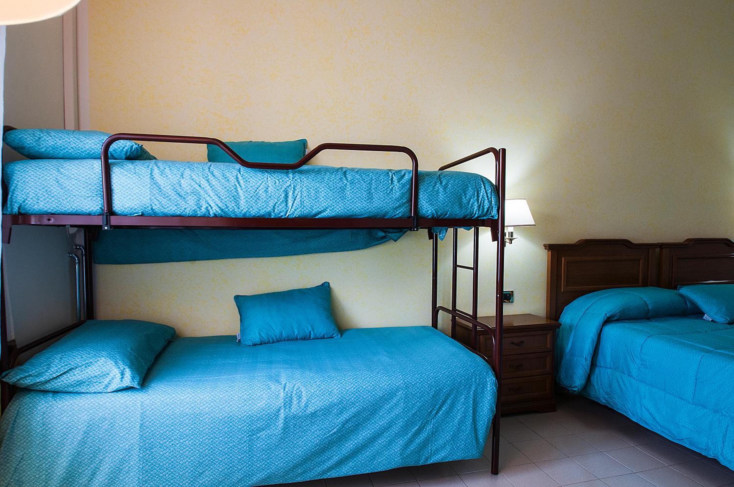 Quadruple Room - Photo 5
