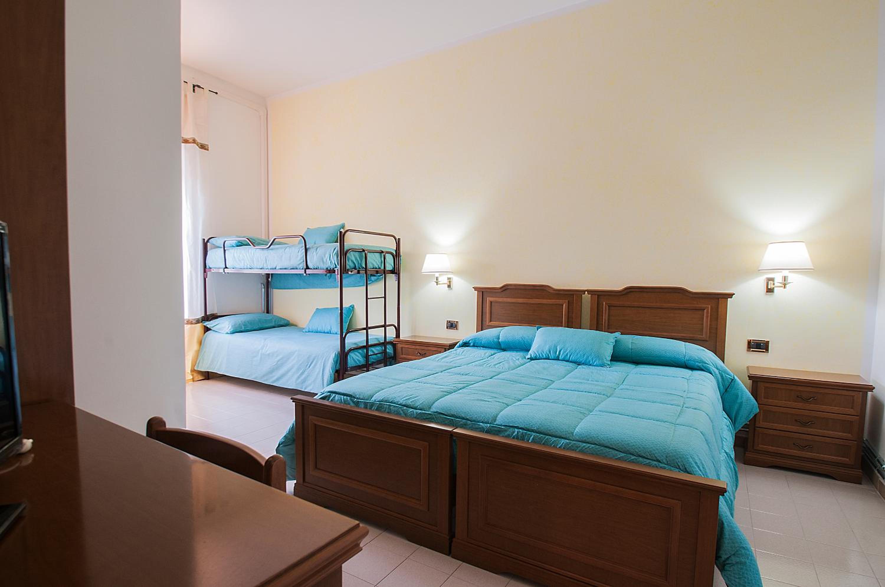 Quadruple Room - Photo 4