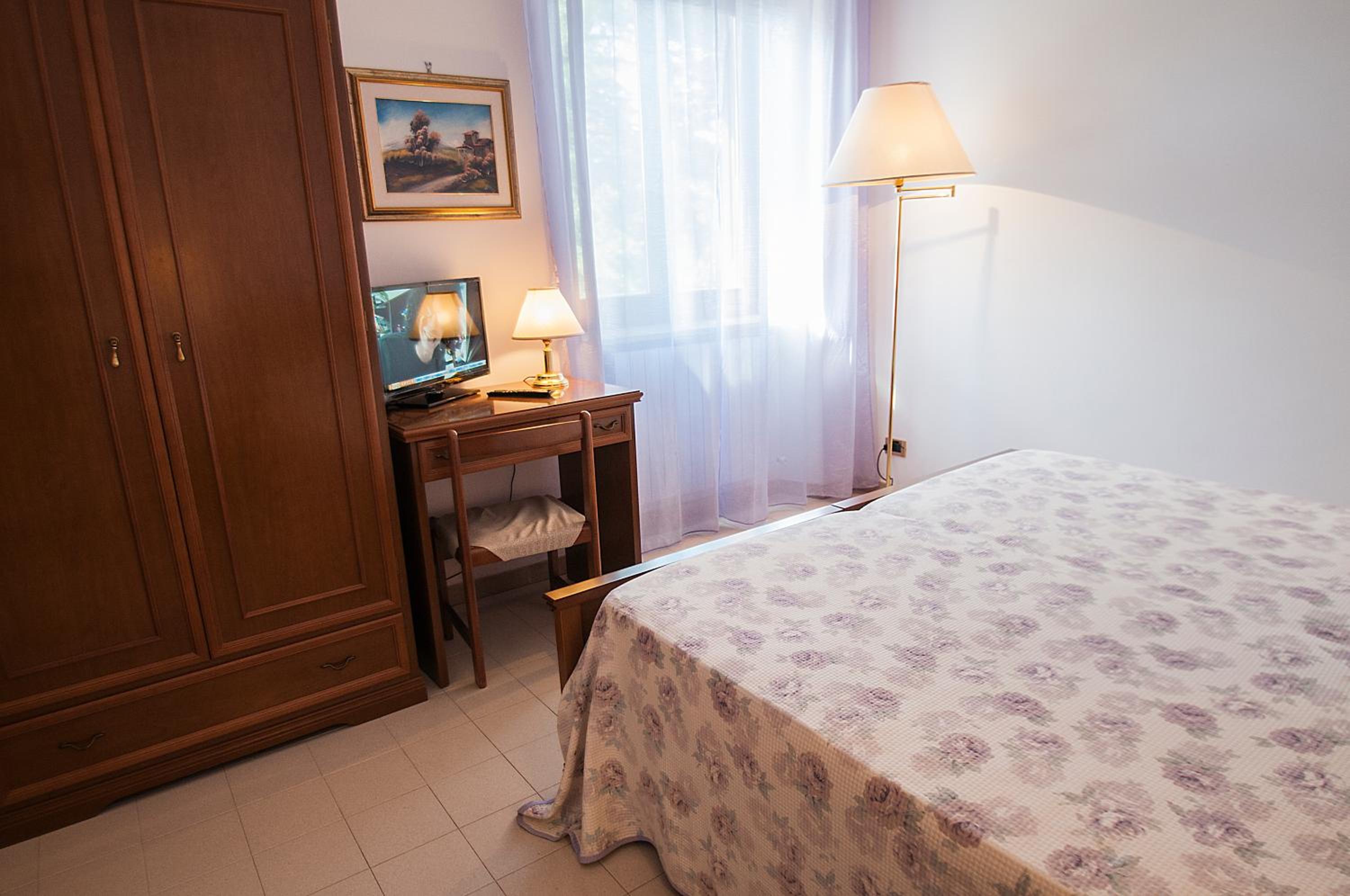 Double or Twin Room - Photo 12