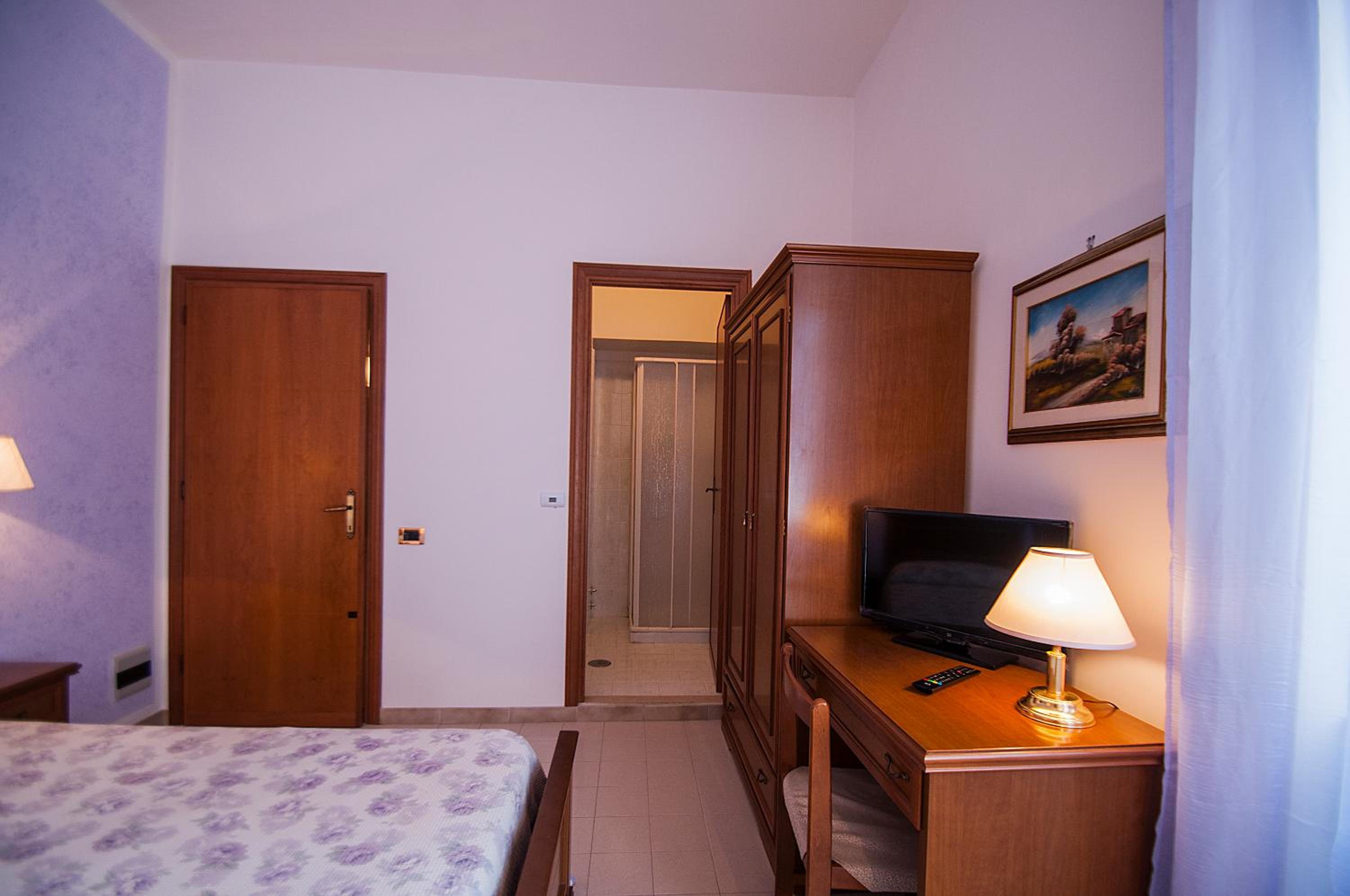 Double or Twin Room - Photo 2