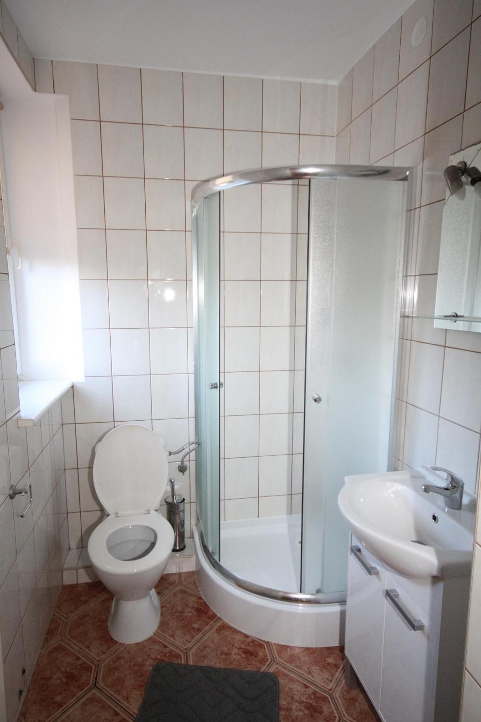 Quadruple Room with Bathroom - Photo 3