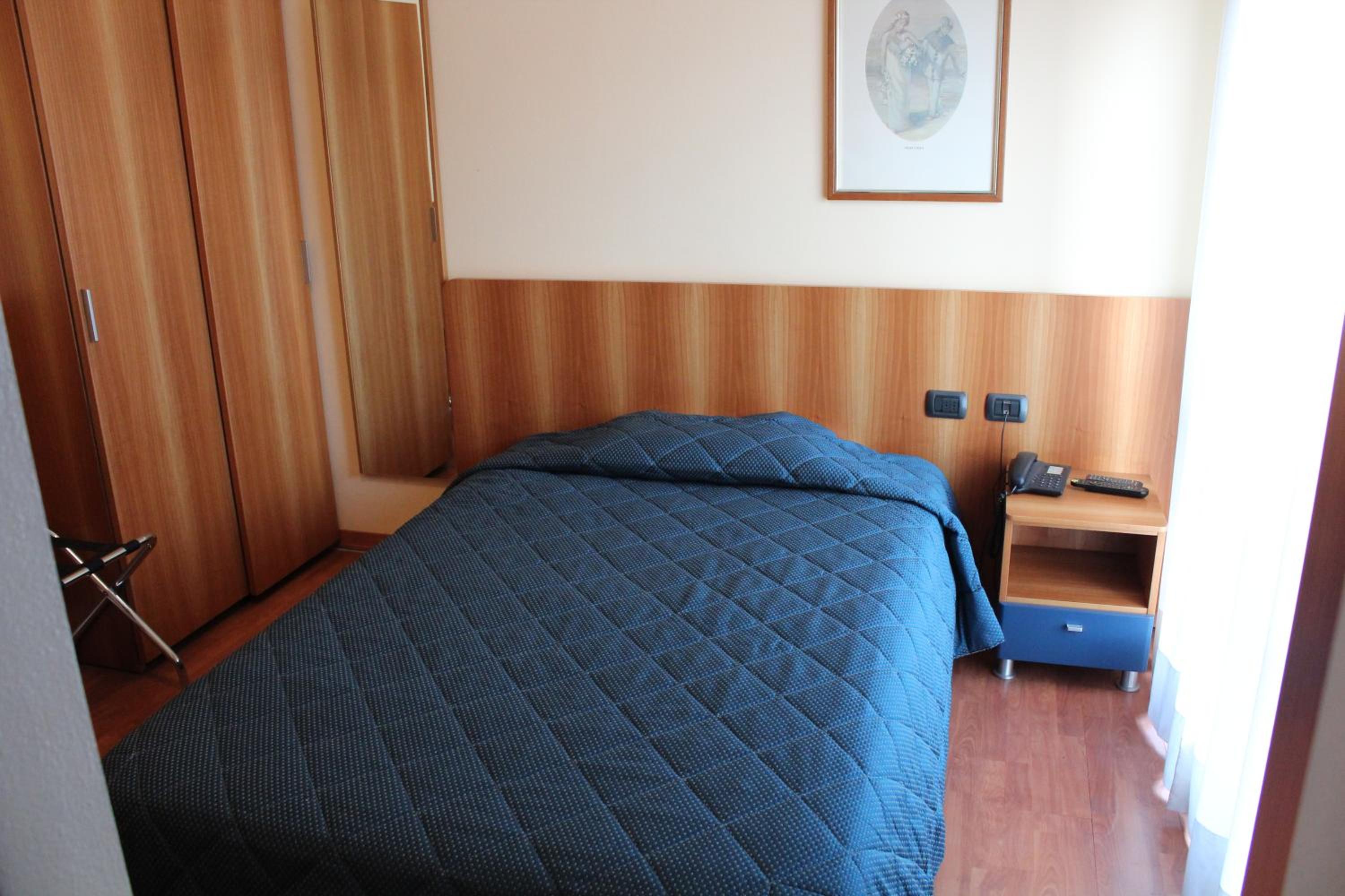 Budget Single Room
