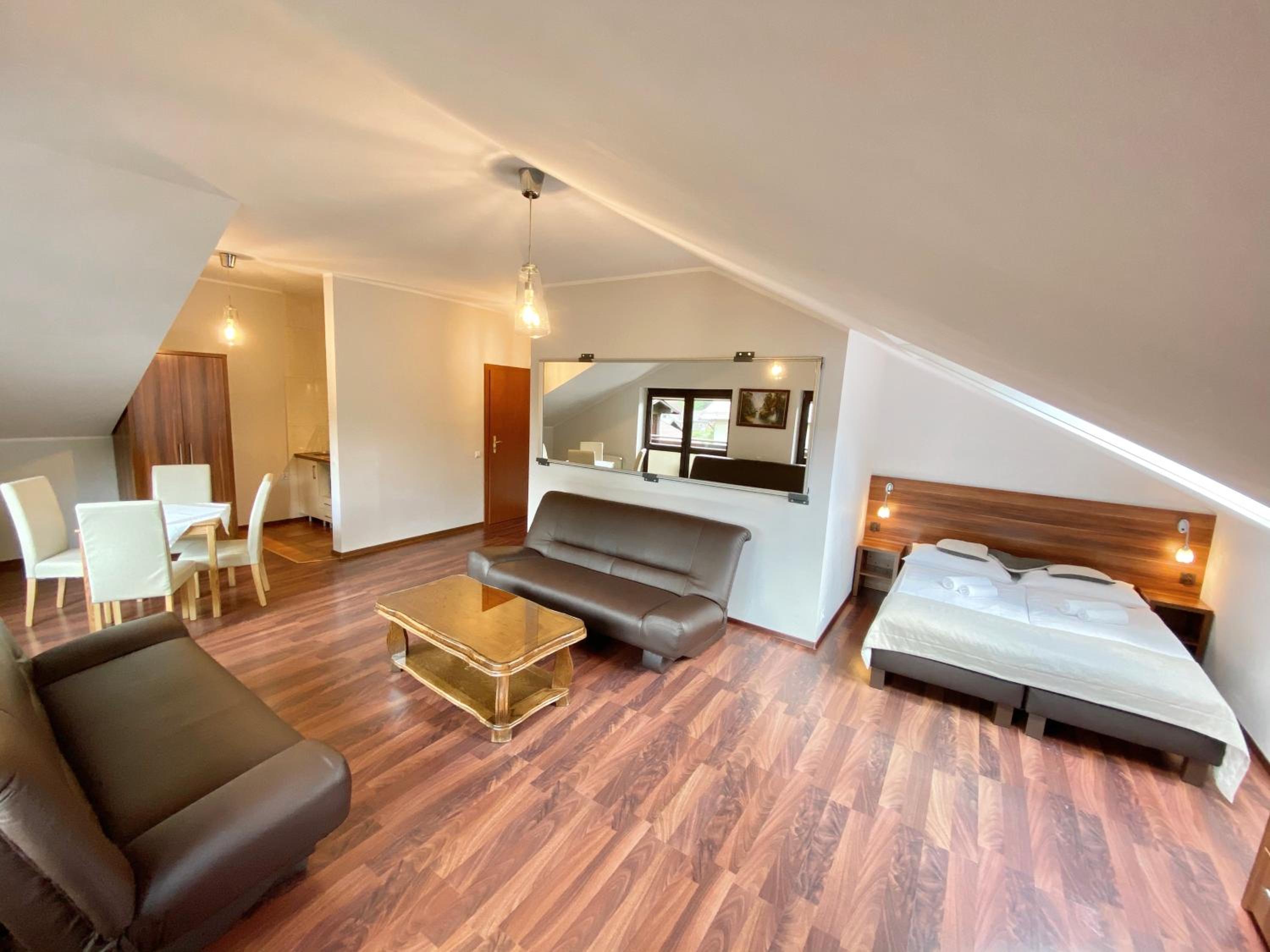 Studio Apartment - Attic photo 3