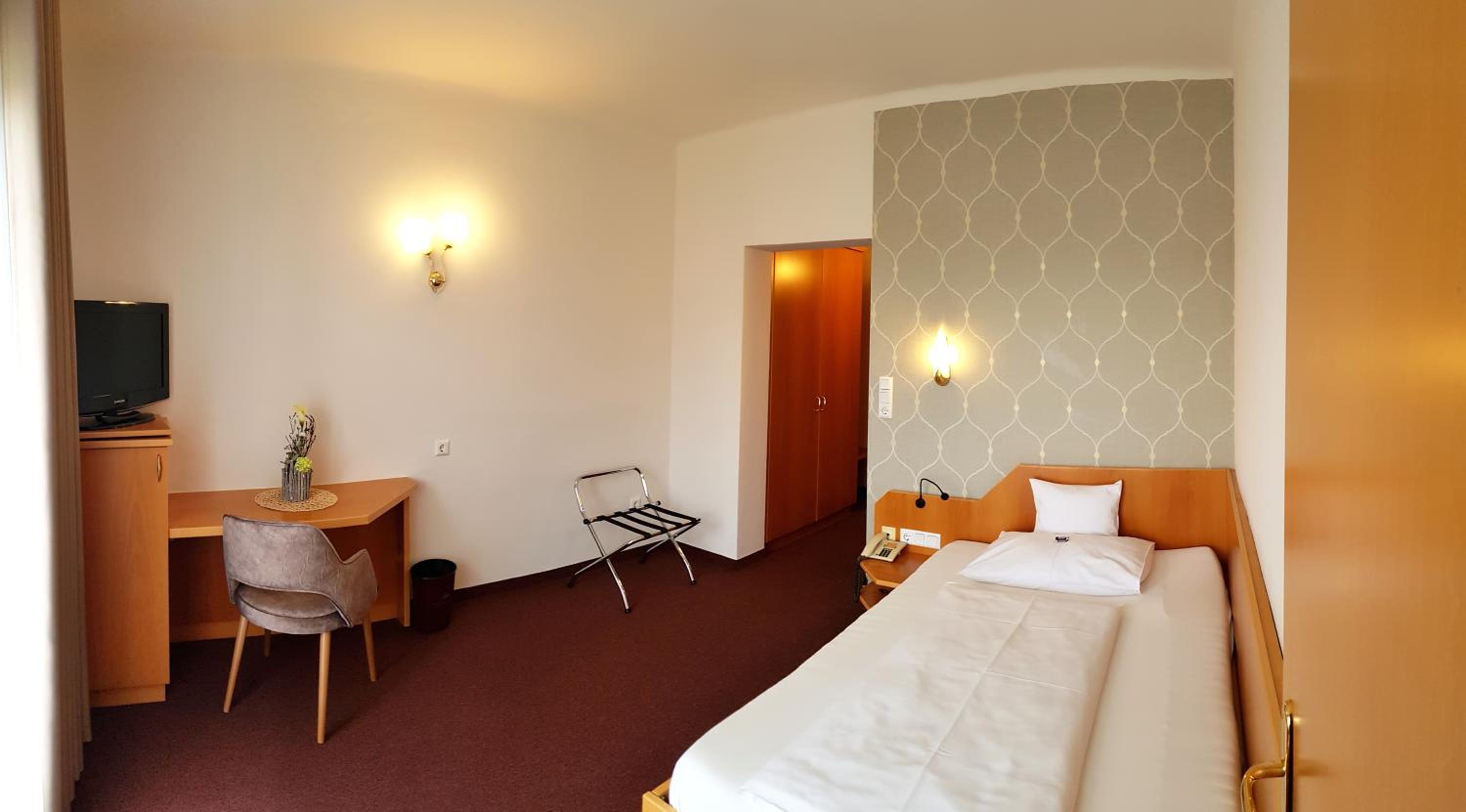 Single Room with Balcony photo 3