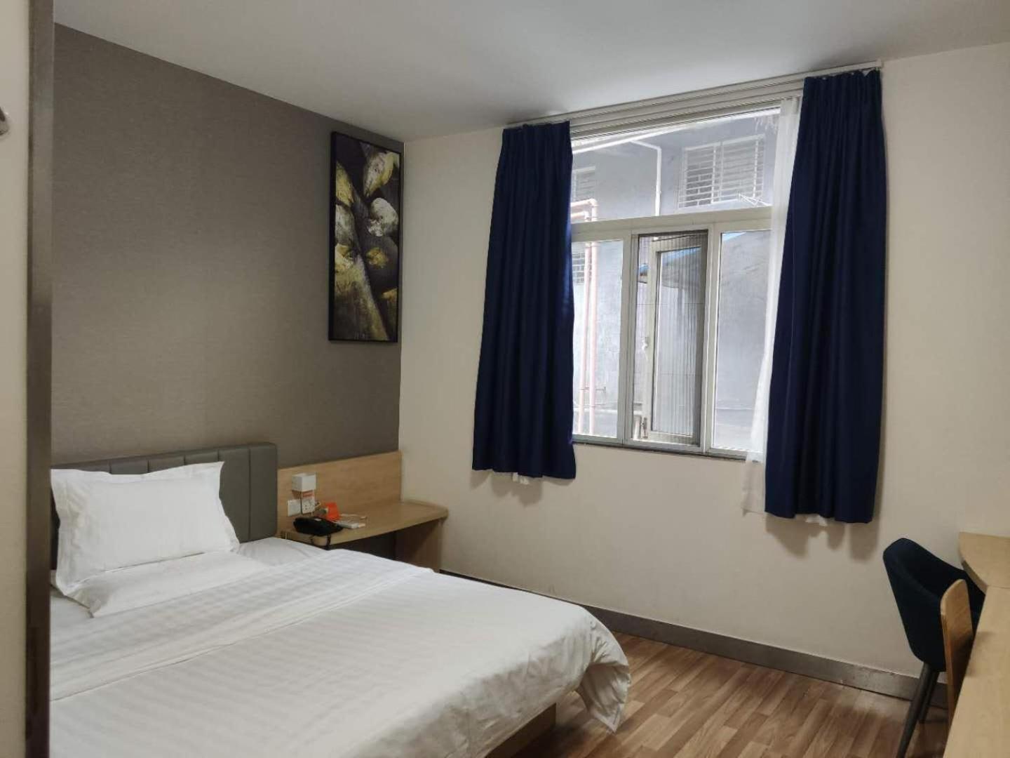 Queen Guest Room
