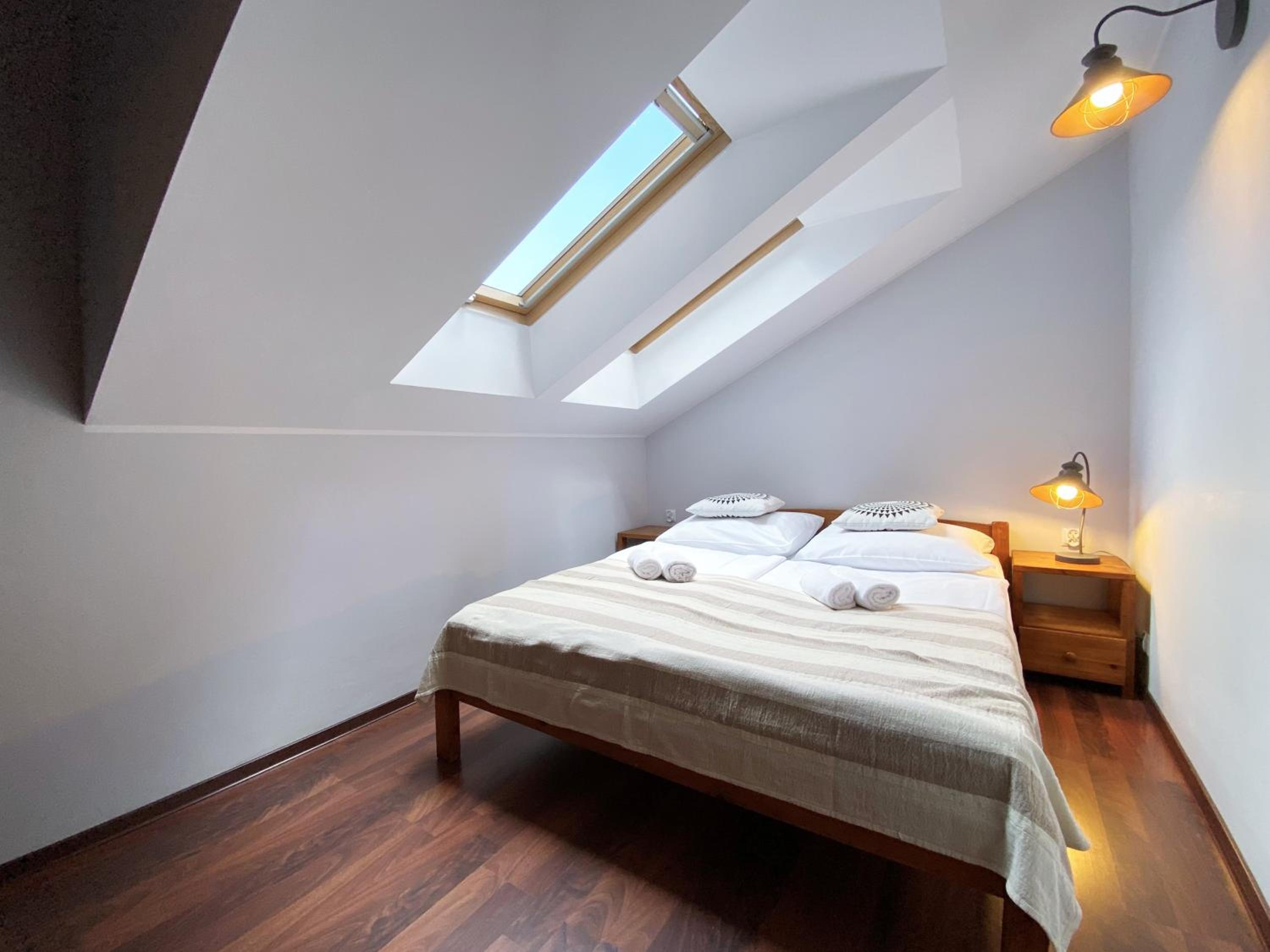 Large Double Room - Attic photo 1