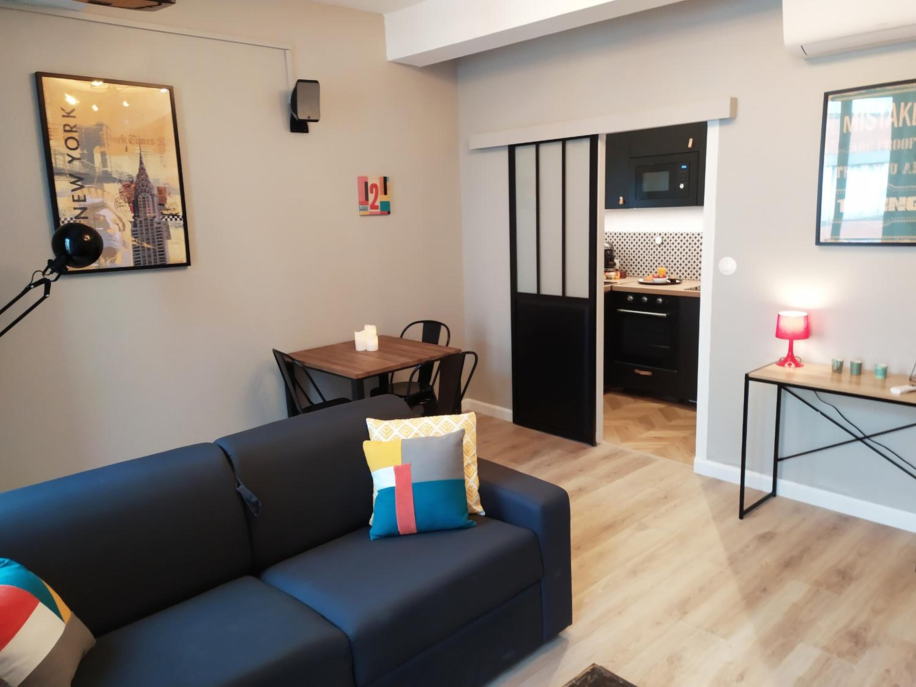 One-Bedroom Apartment - Photo 12