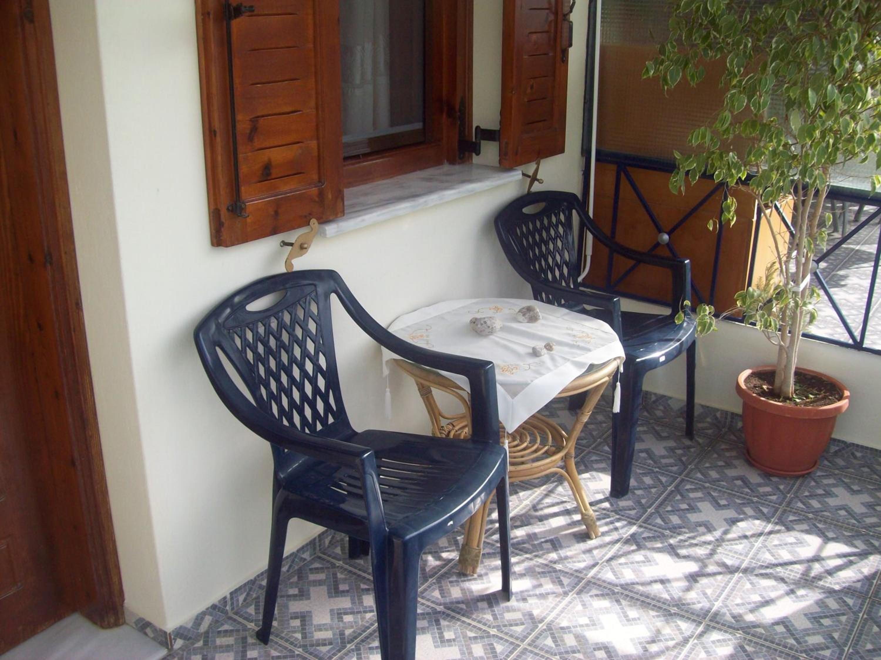 One-Bedroom Apartment - Photo 6