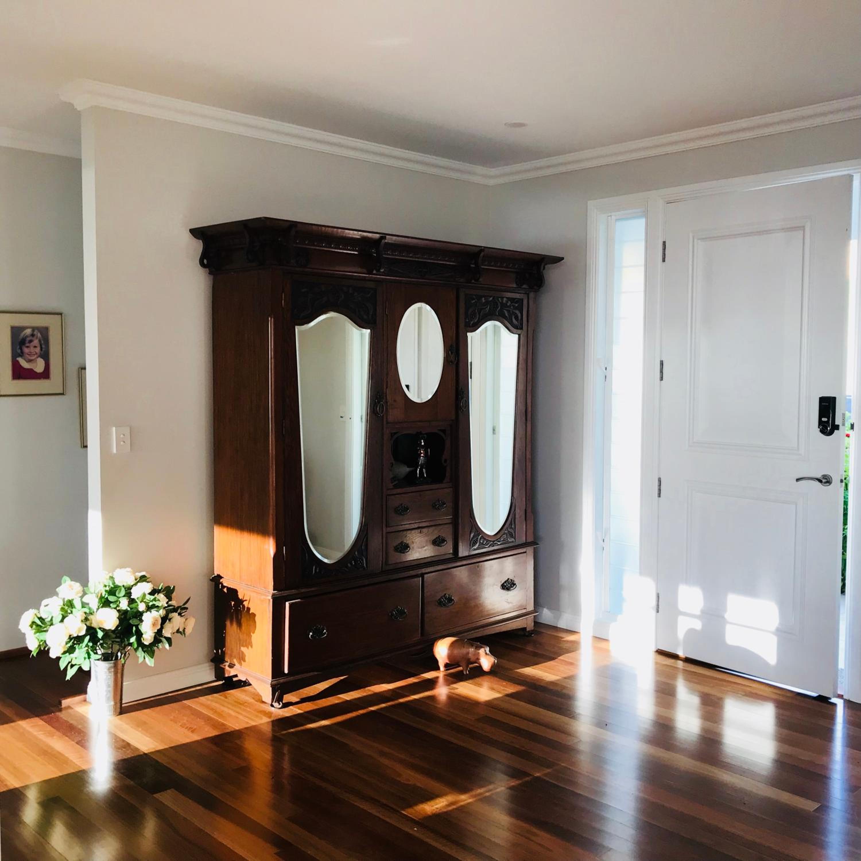 Three-Bedroom House photo 3