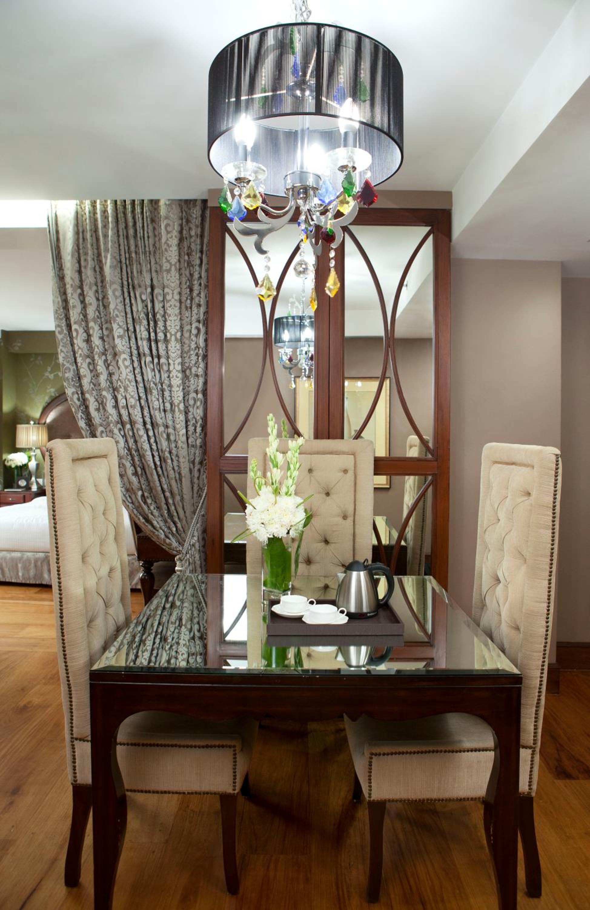 Suite - Photo 4