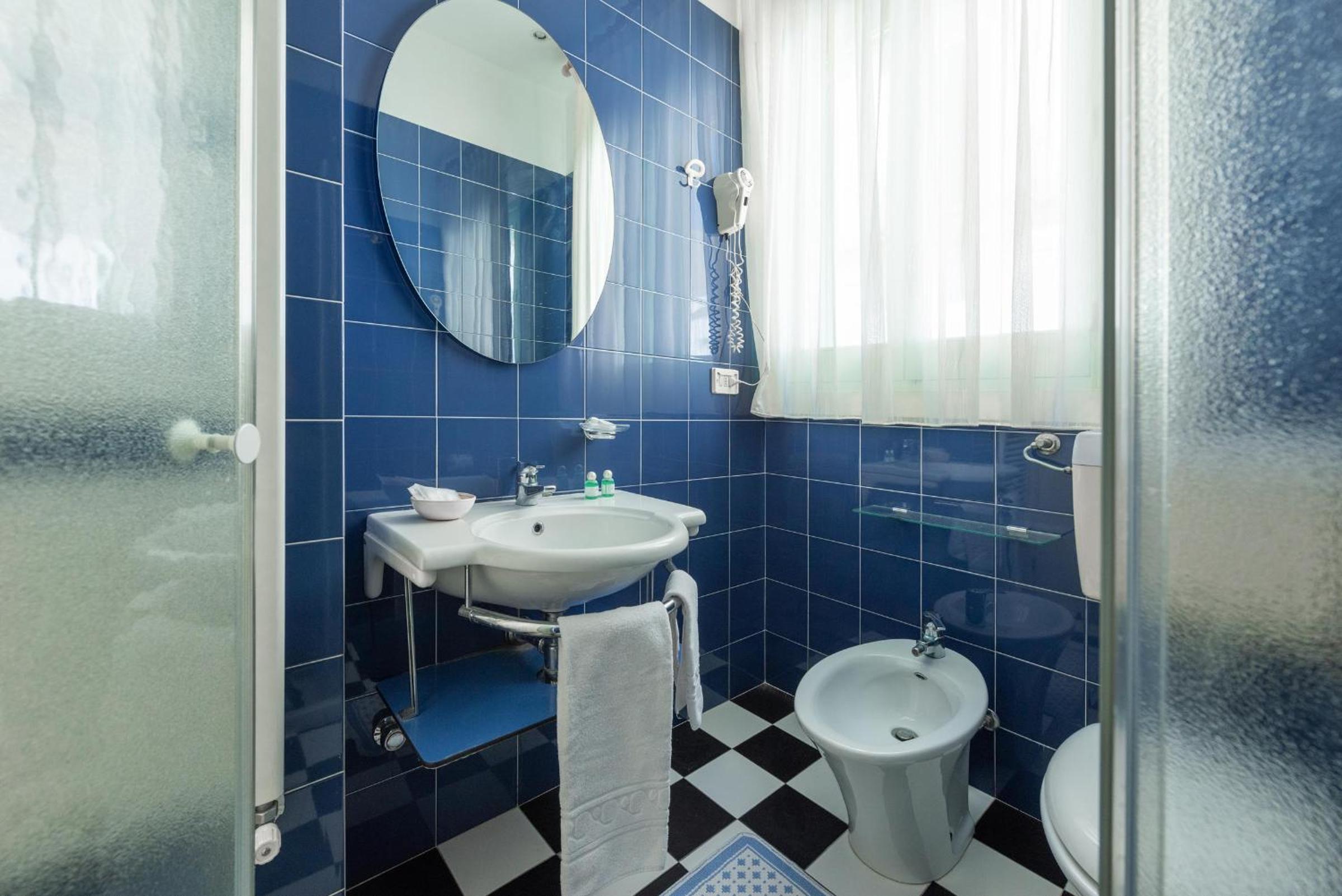 Double Room with Balcony and Sea View photo 3