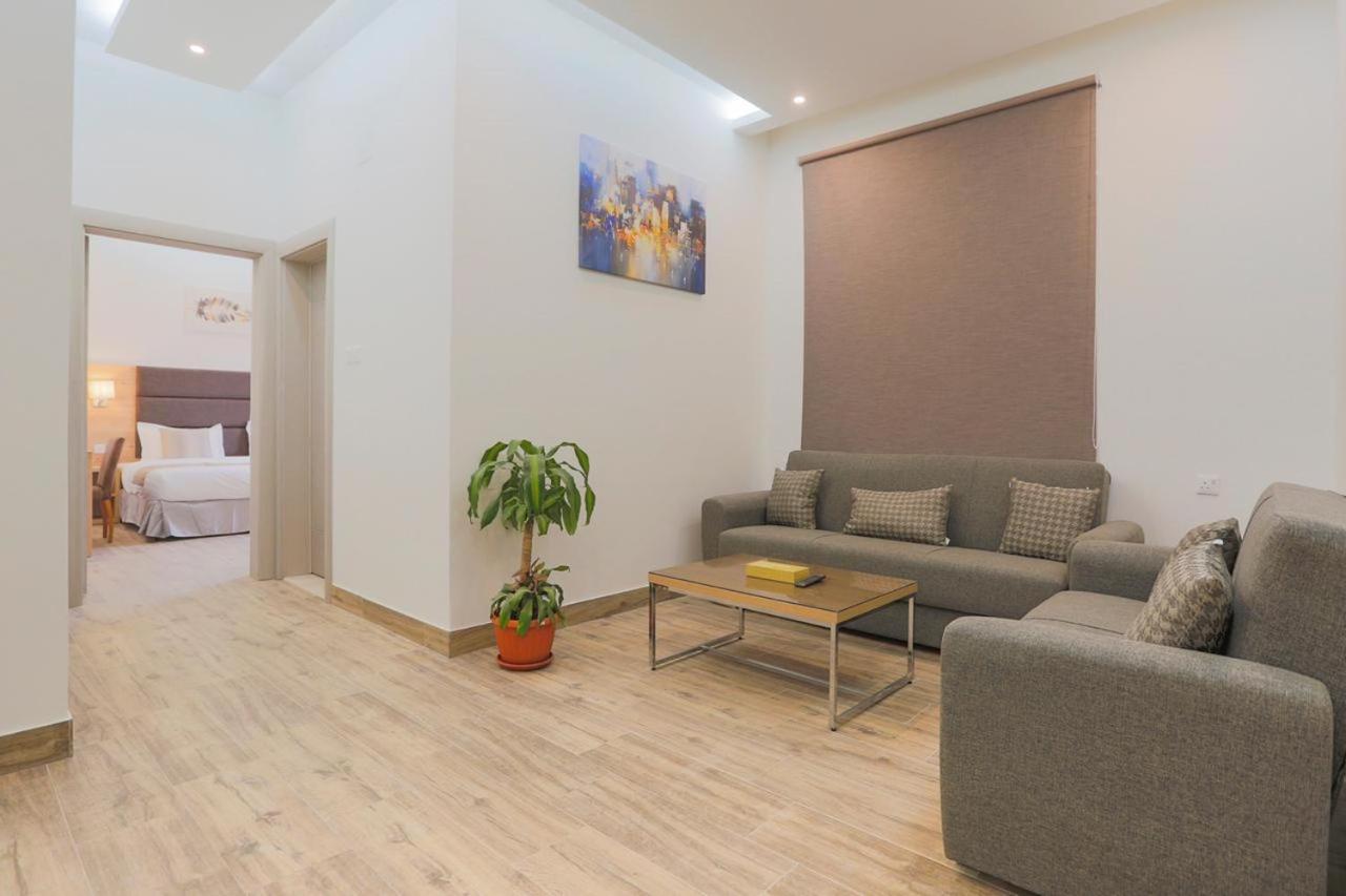 Three-Bedroom Apartment photo 2