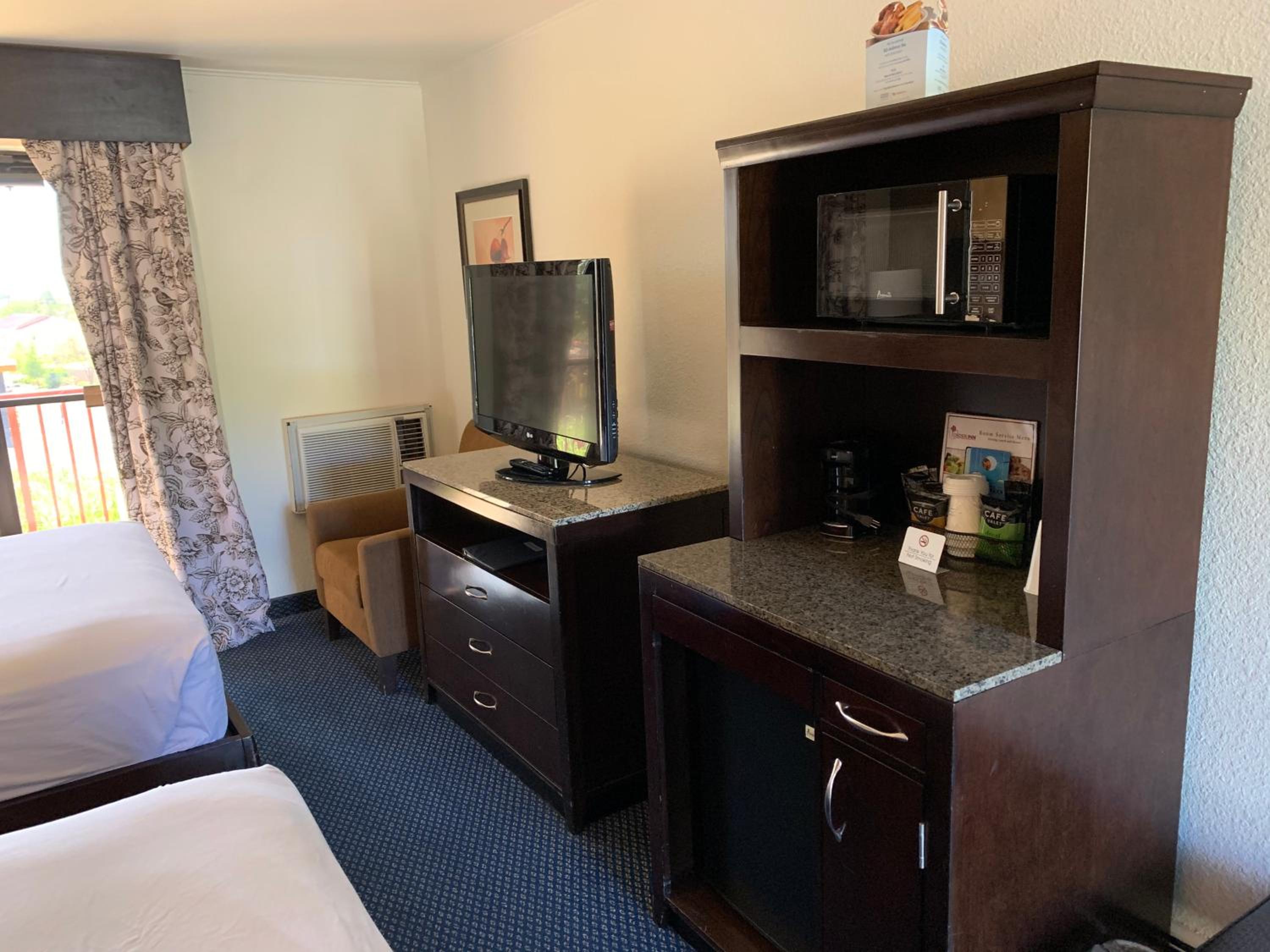 Double Room with Two Double Beds - Non-Smoking - Photo 4