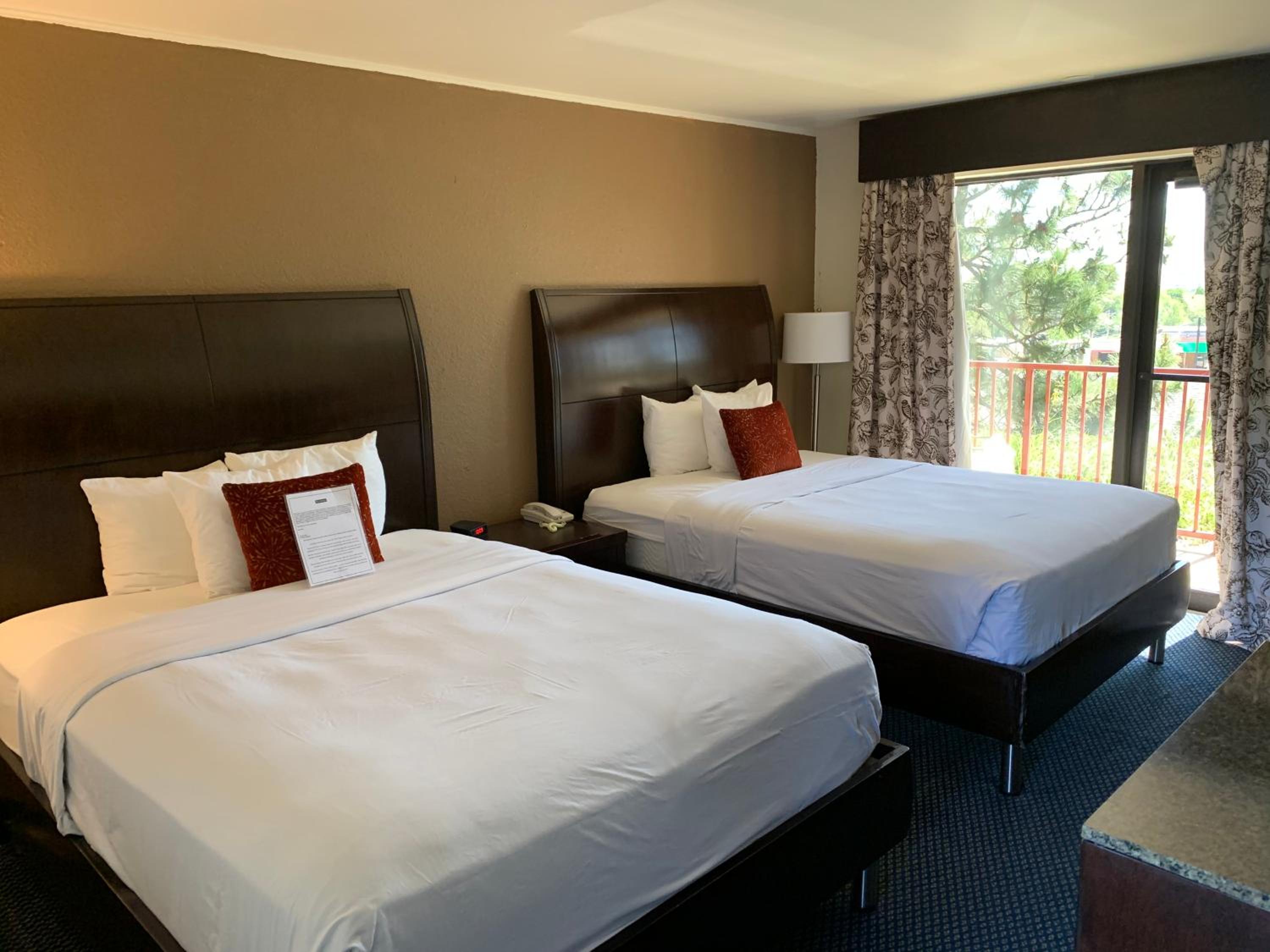 Double Room with Two Double Beds - Non-Smoking - Photo 12