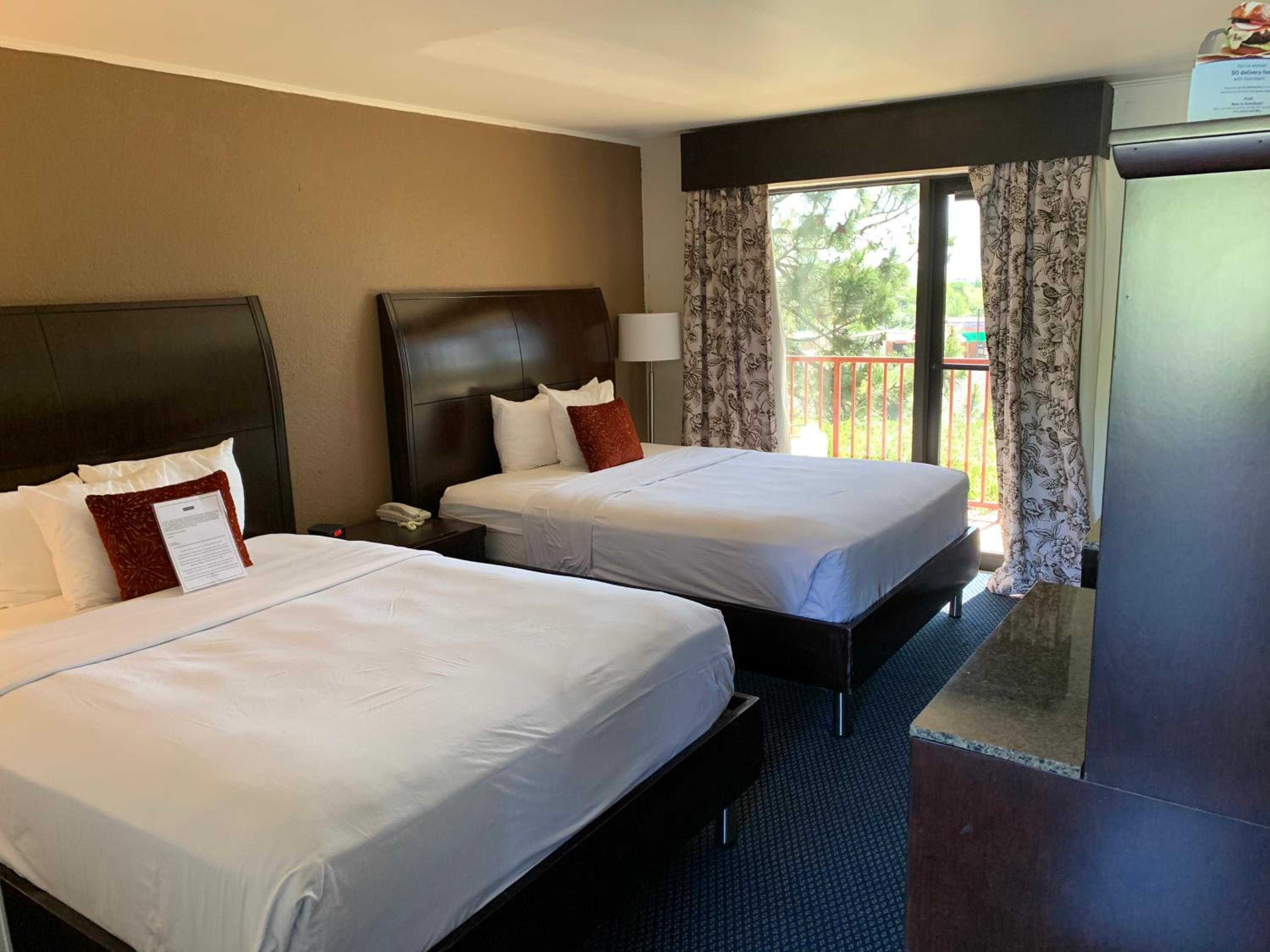 Double Room with Two Double Beds - Non-Smoking - Photo 7