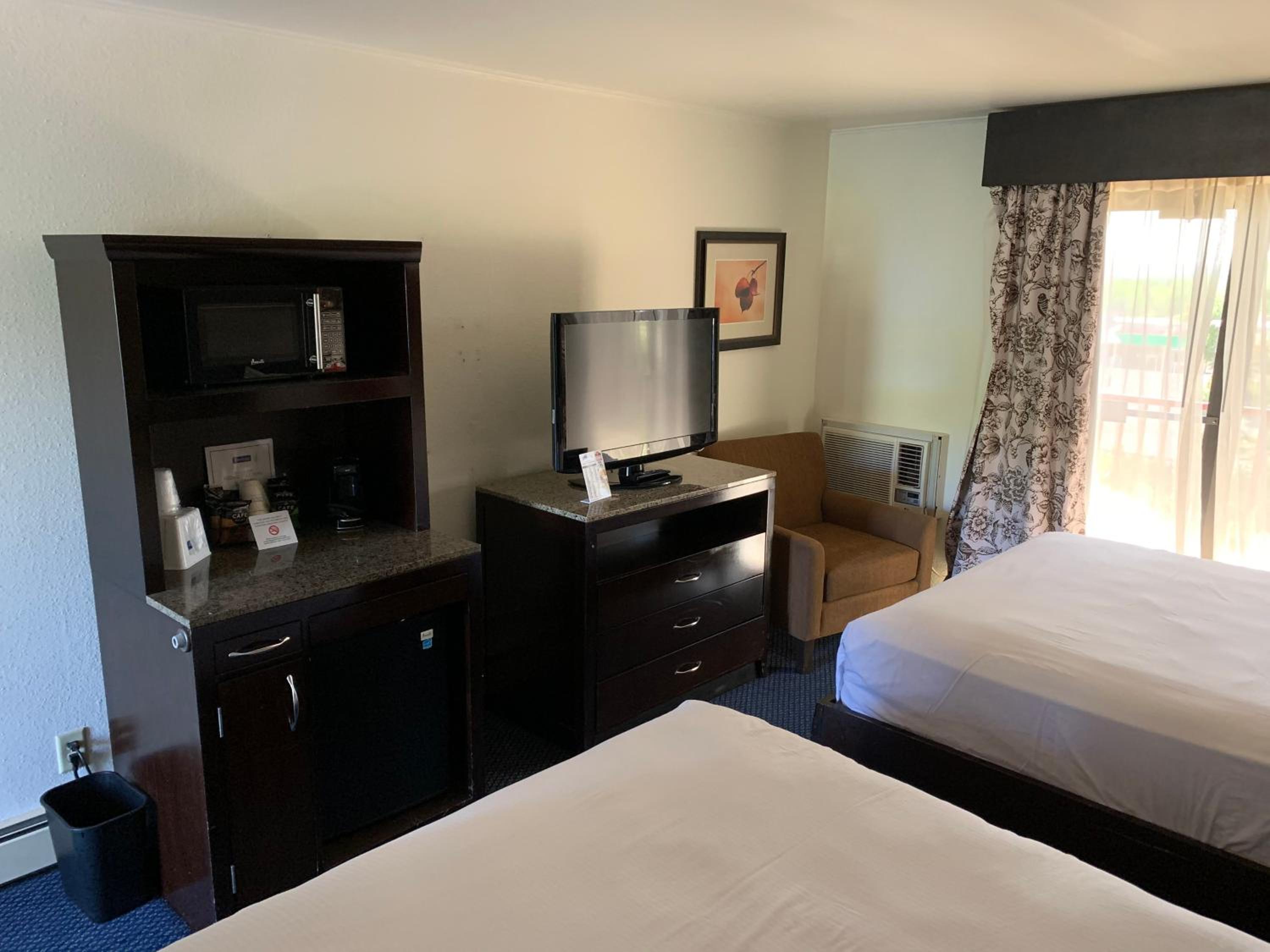 Double Room with Two Double Beds - Non-Smoking - Photo 13