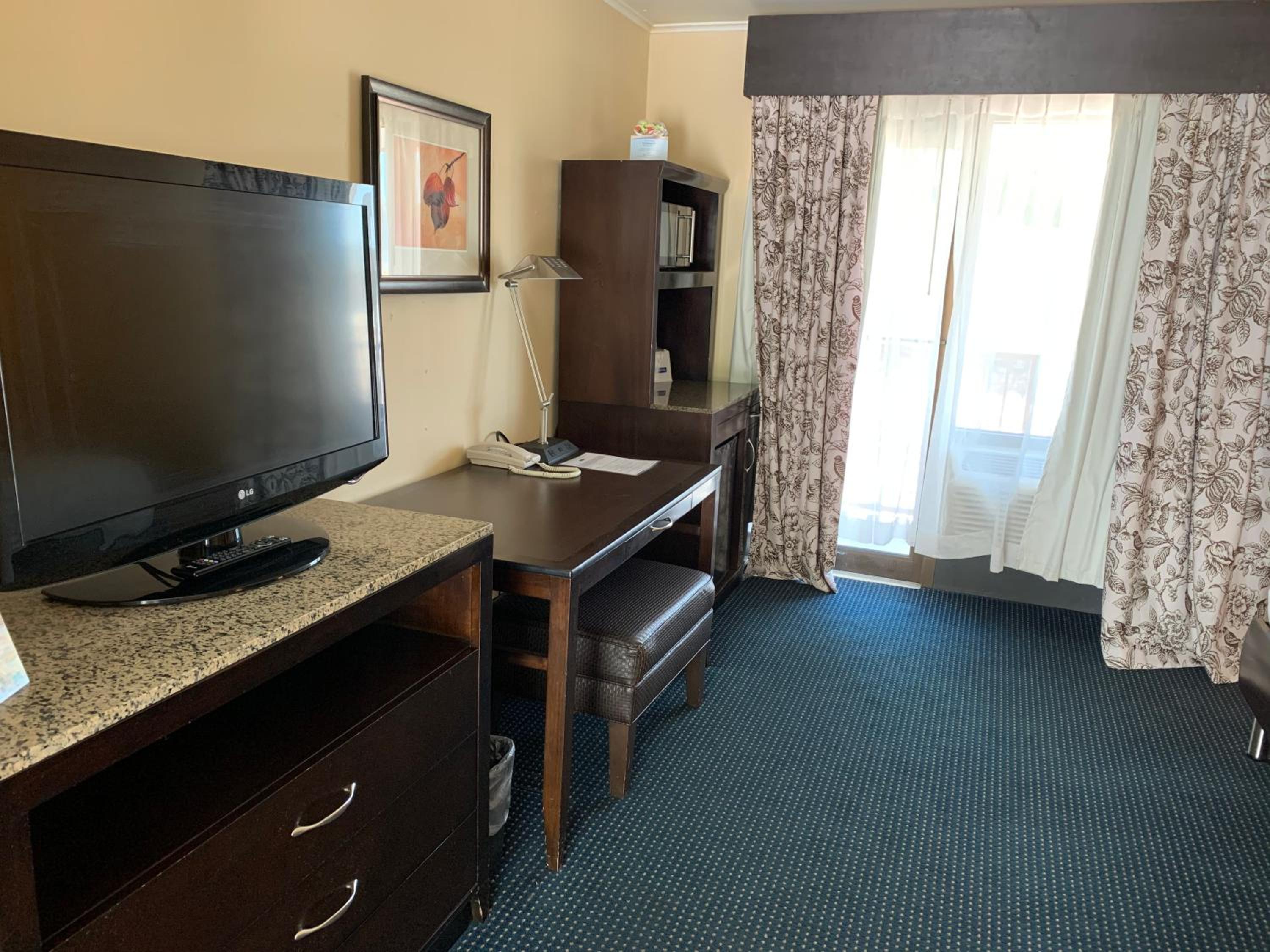 King Room - Non-Smoking - Photo 1