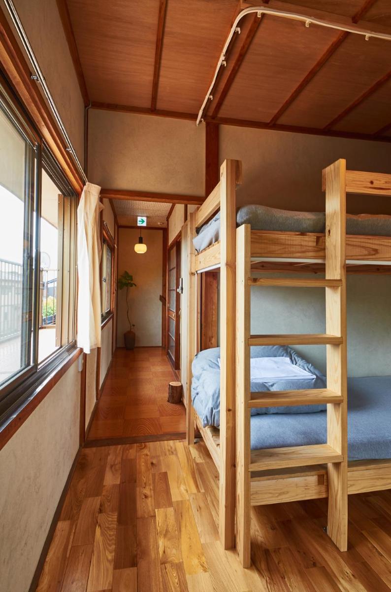 Bed in 4-Bed Mixed Dormitory Room photo 2