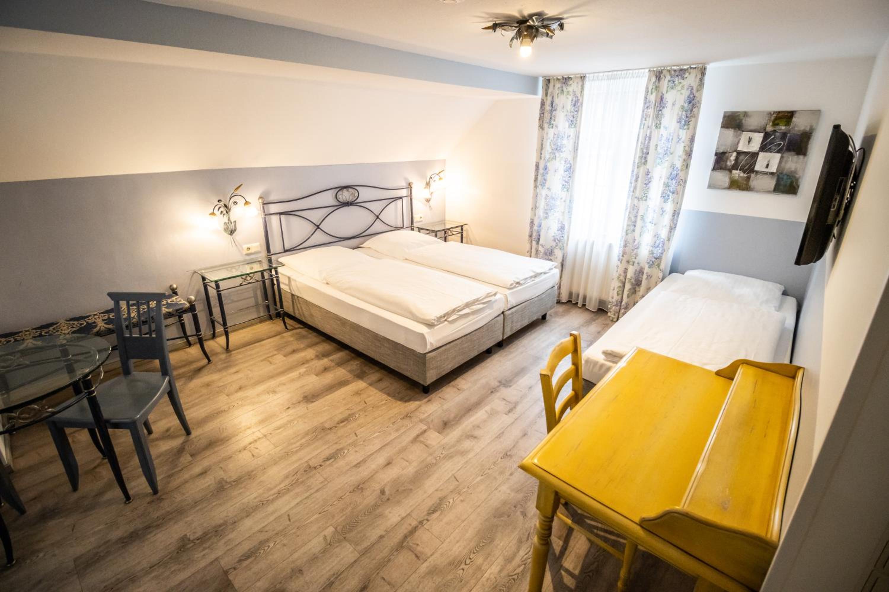 Triple Room with Bathroom photo 1