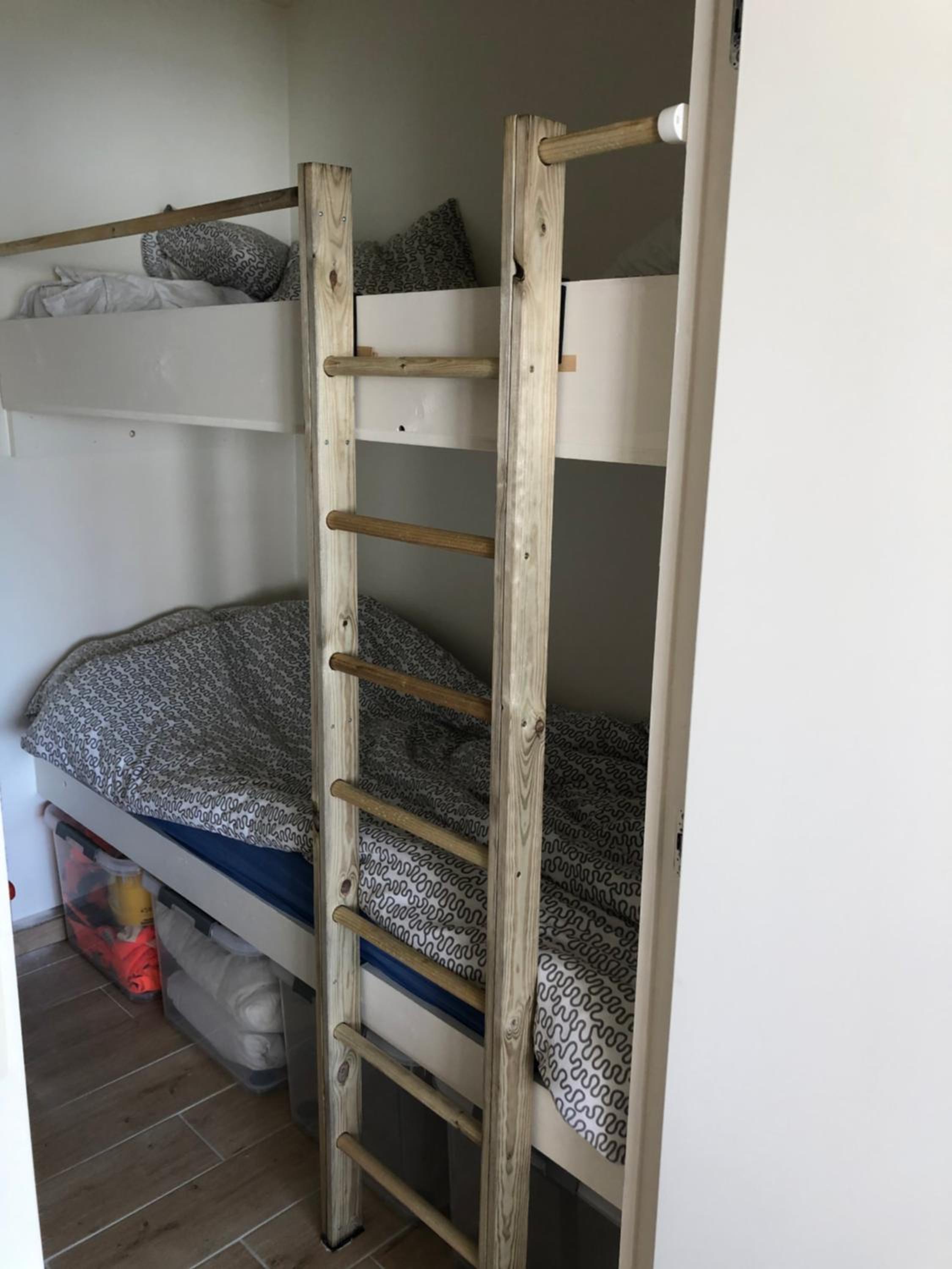 One-Bedroom Apartment photo 1