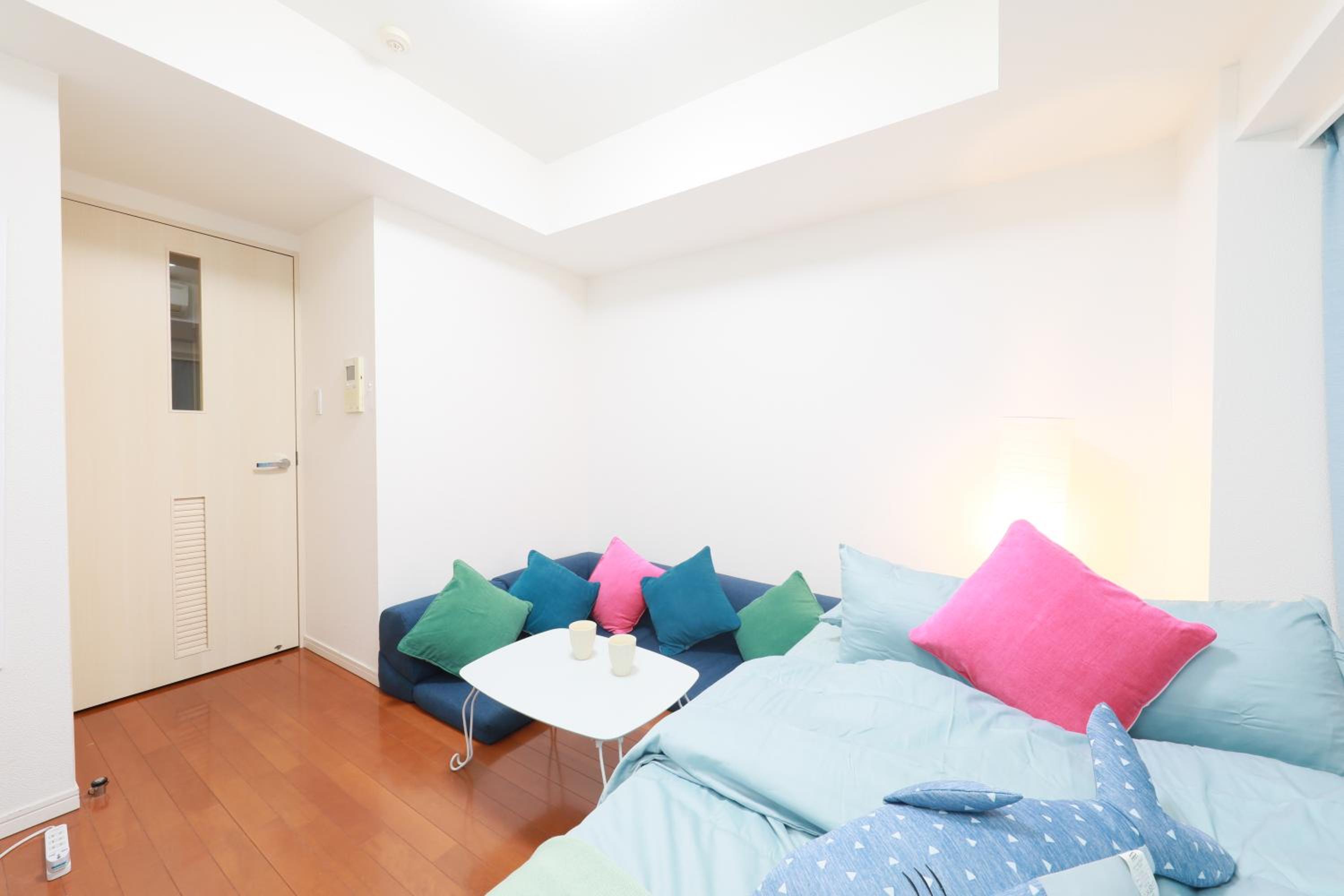 One-Bedroom Apartment photo 1