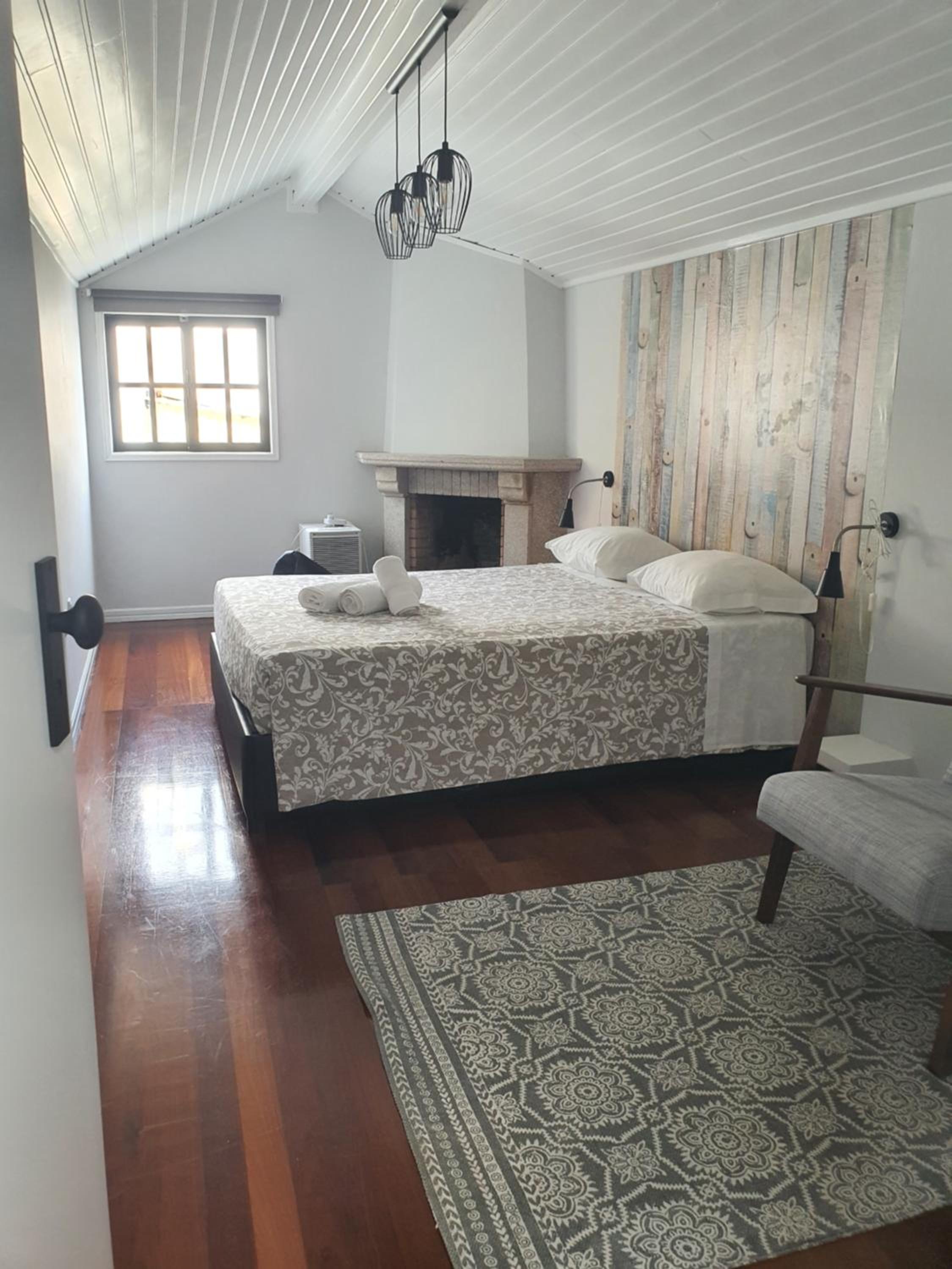 Four-Bedroom House - Photo 27