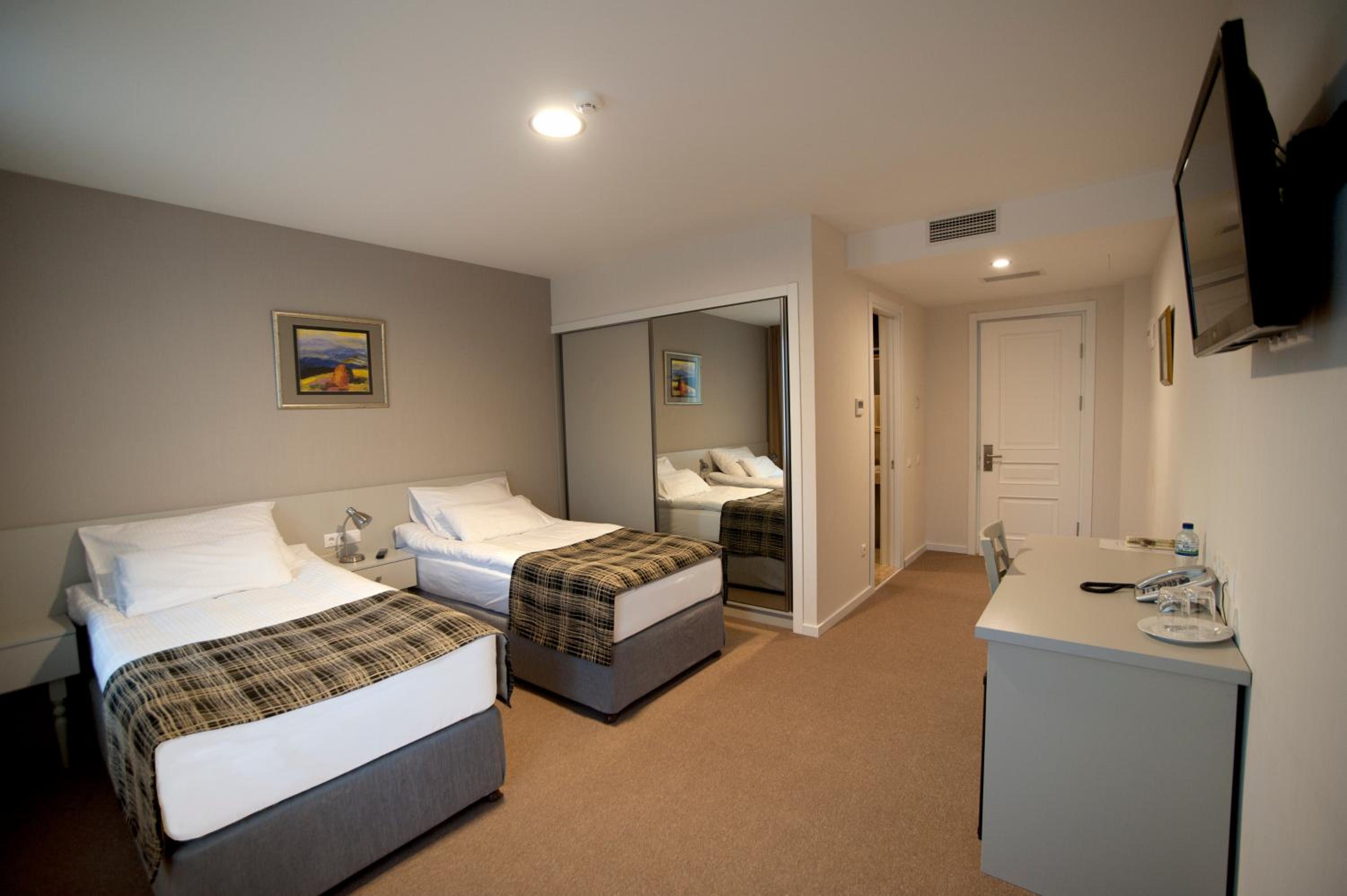 Standard Twin Room photo 1