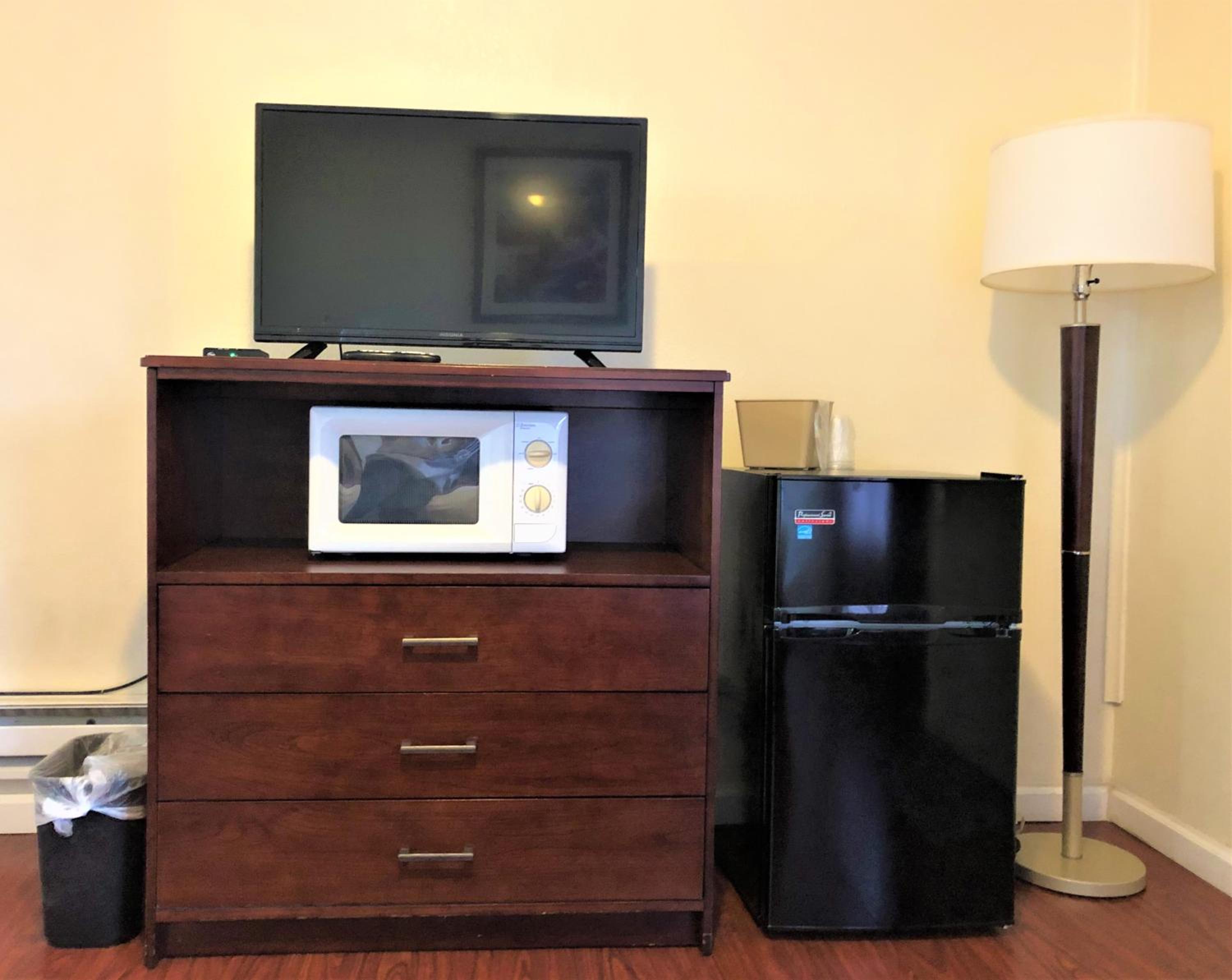 King Room - Non-Smoking - Photo 5