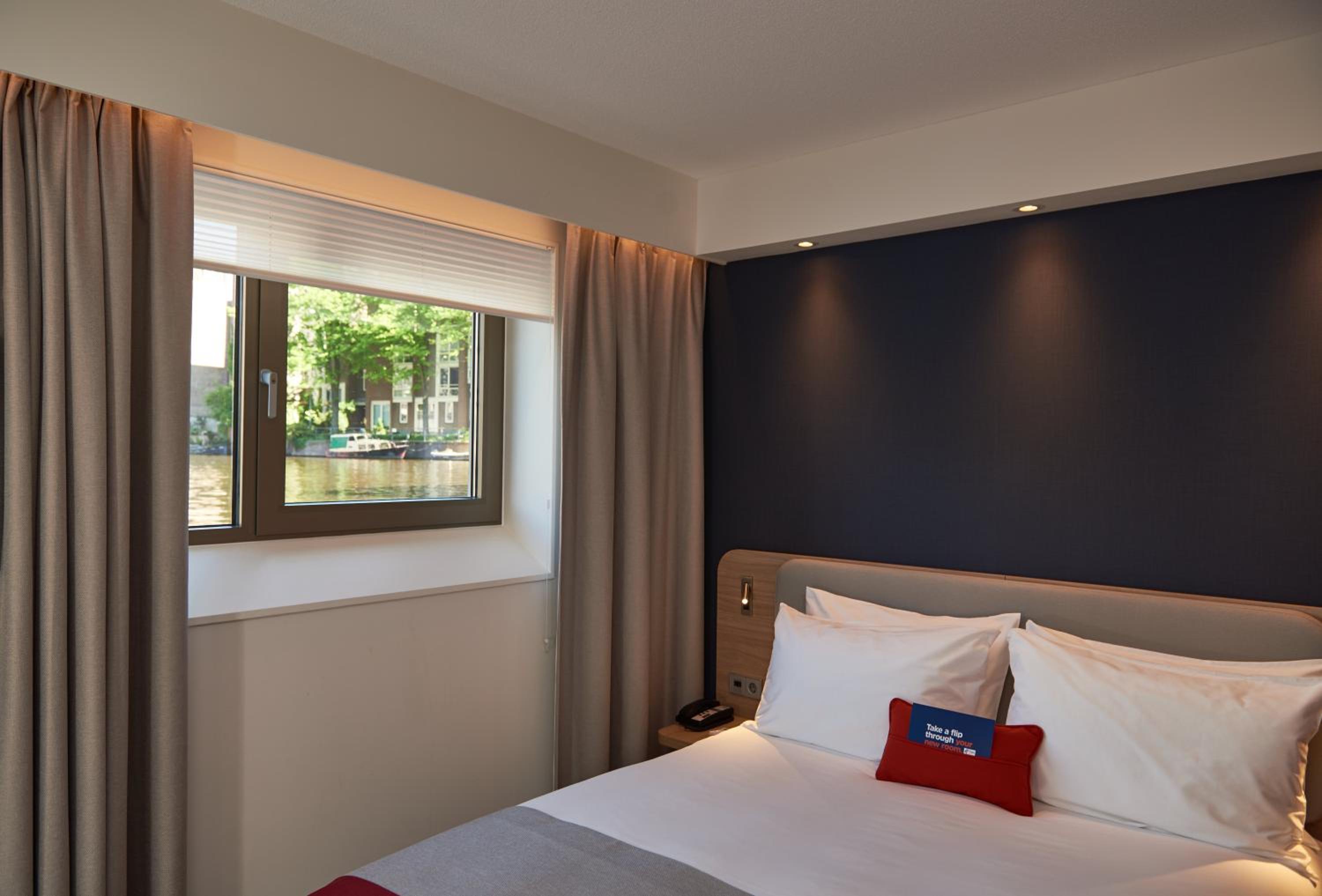 Standard Double Room with Canal View photo 3