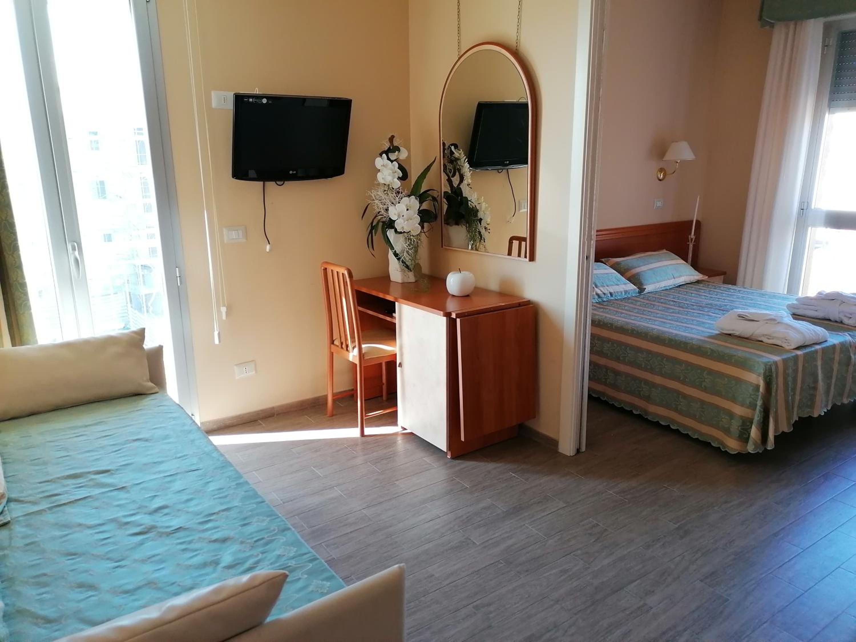 Superior Quadruple Room photo 2