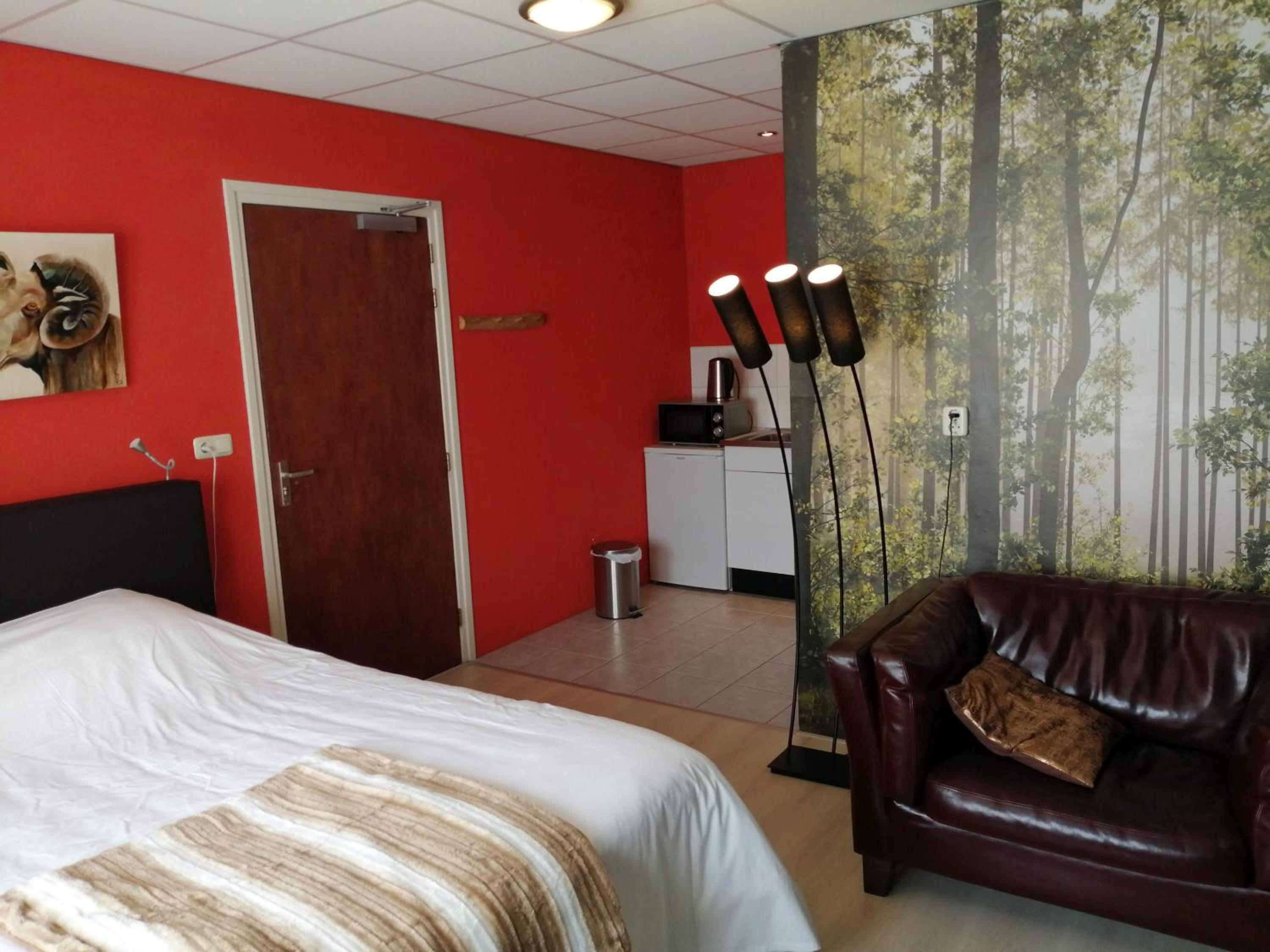 Double Room with Private Bathroom - Photo 3