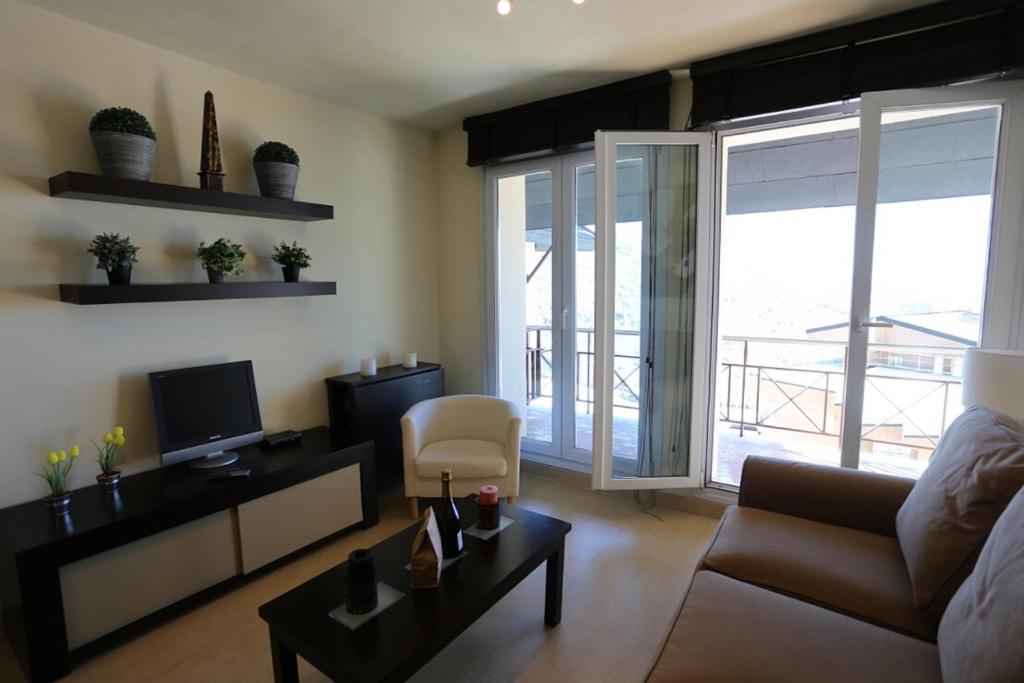 Studio (4 Adults) - Photo 15