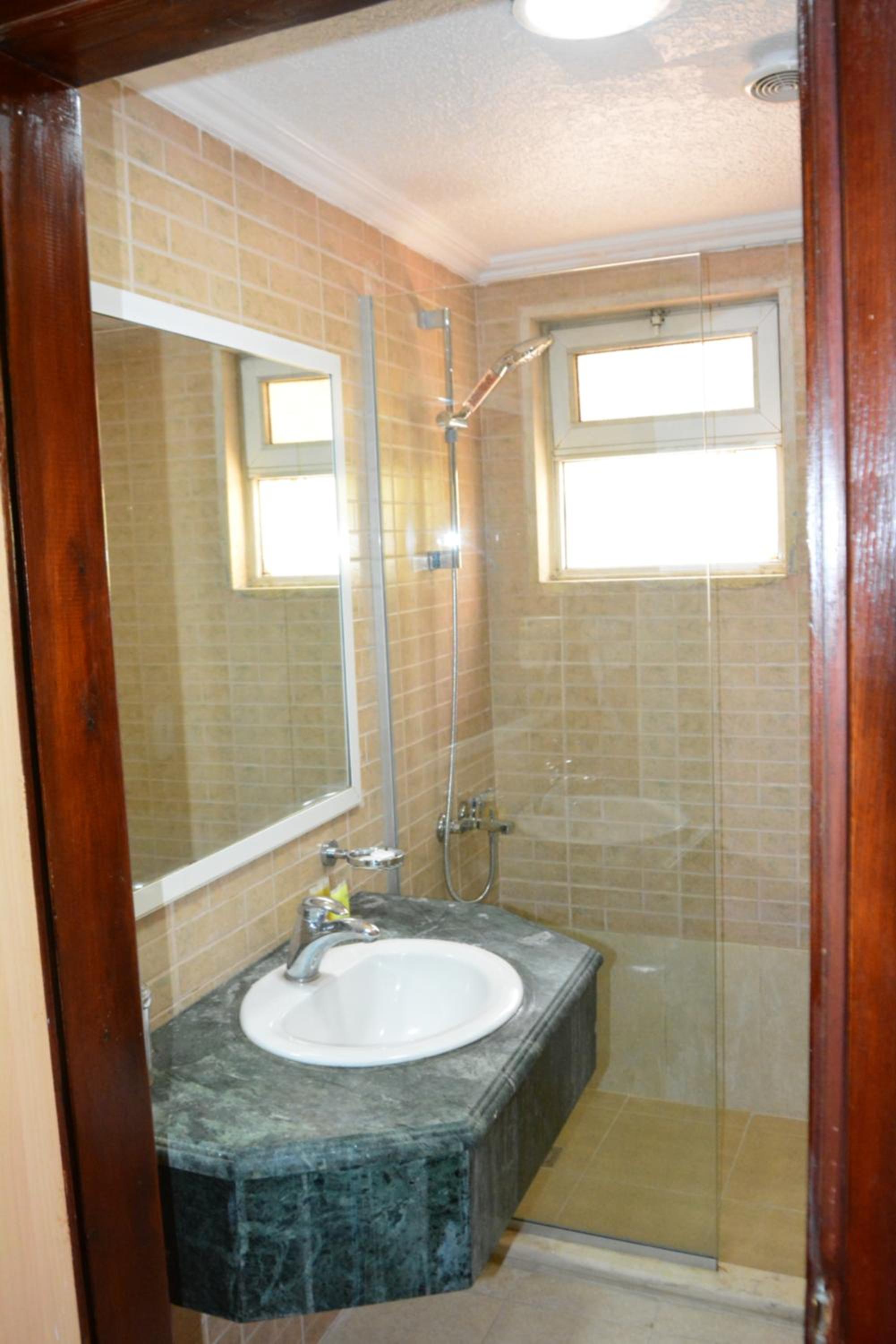 Twin Room - Photo 6