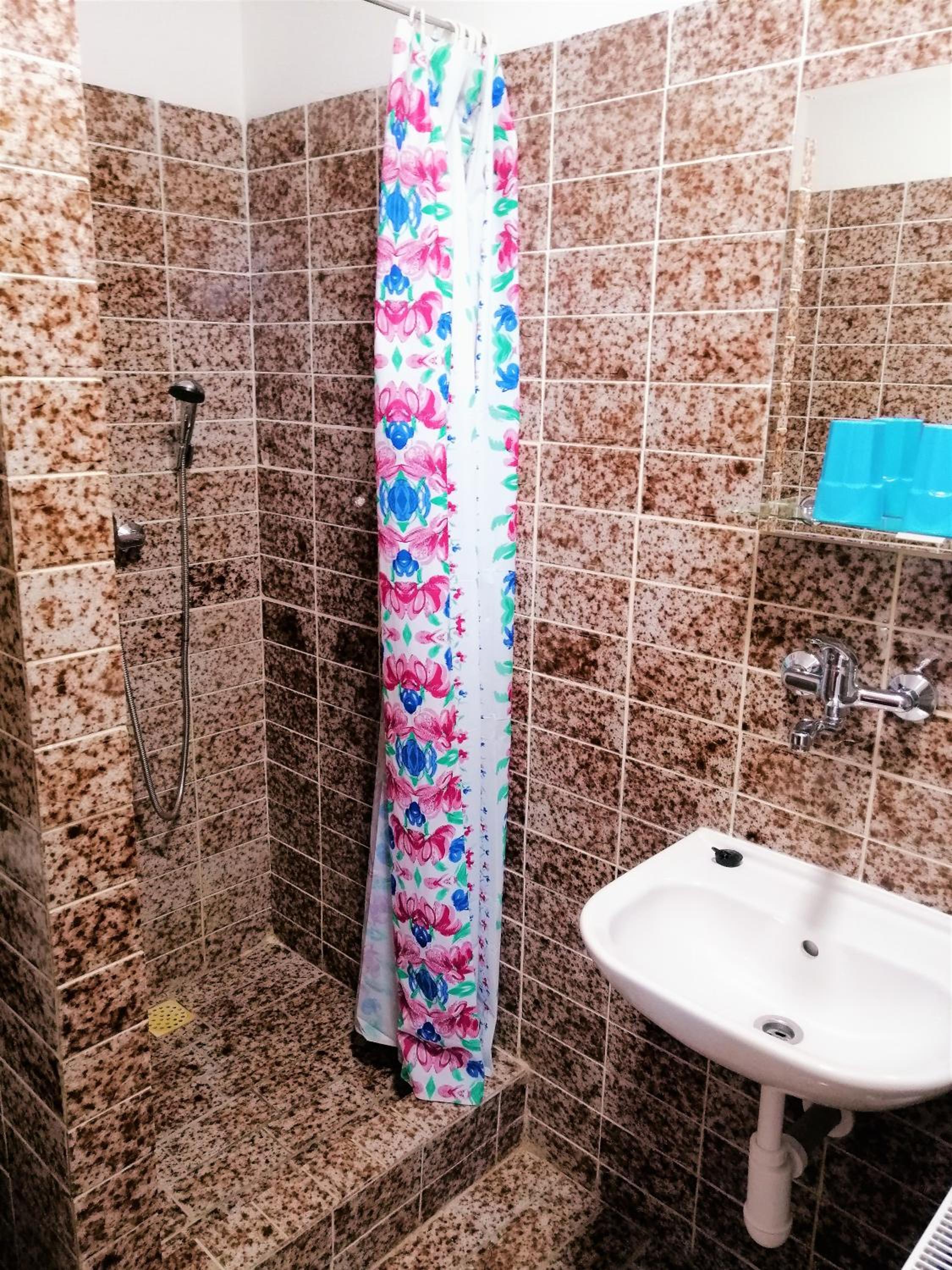 Double Room with Balcony - Photo 5