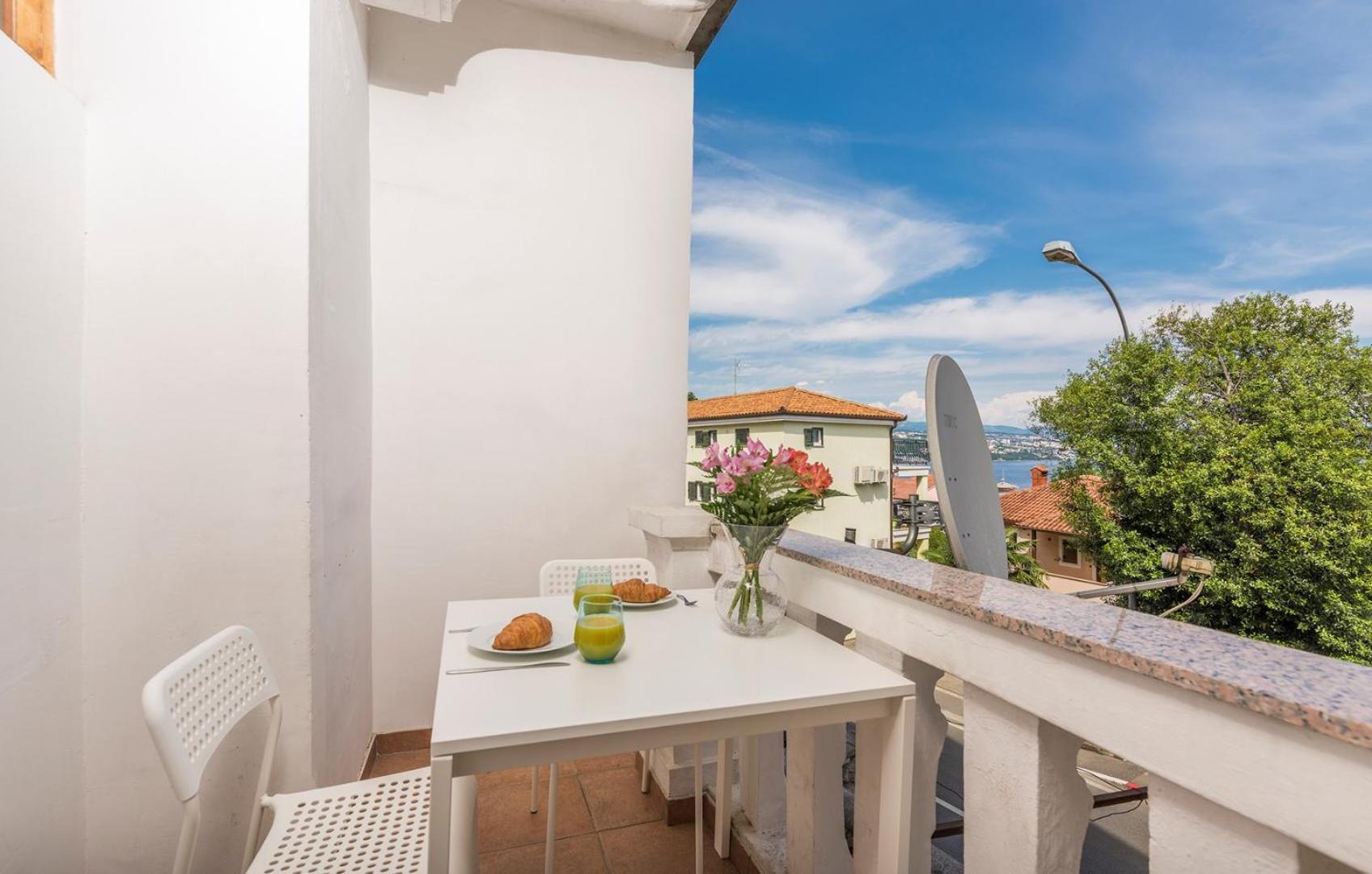 Studio Apartment with Sea View - Photo 22