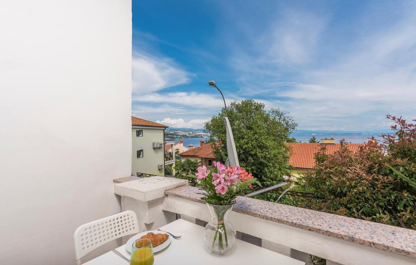 Studio Apartment with Sea View - Photo 14