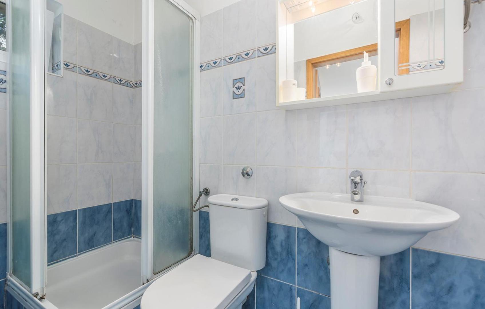 Studio Apartment with Sea View - Photo 13