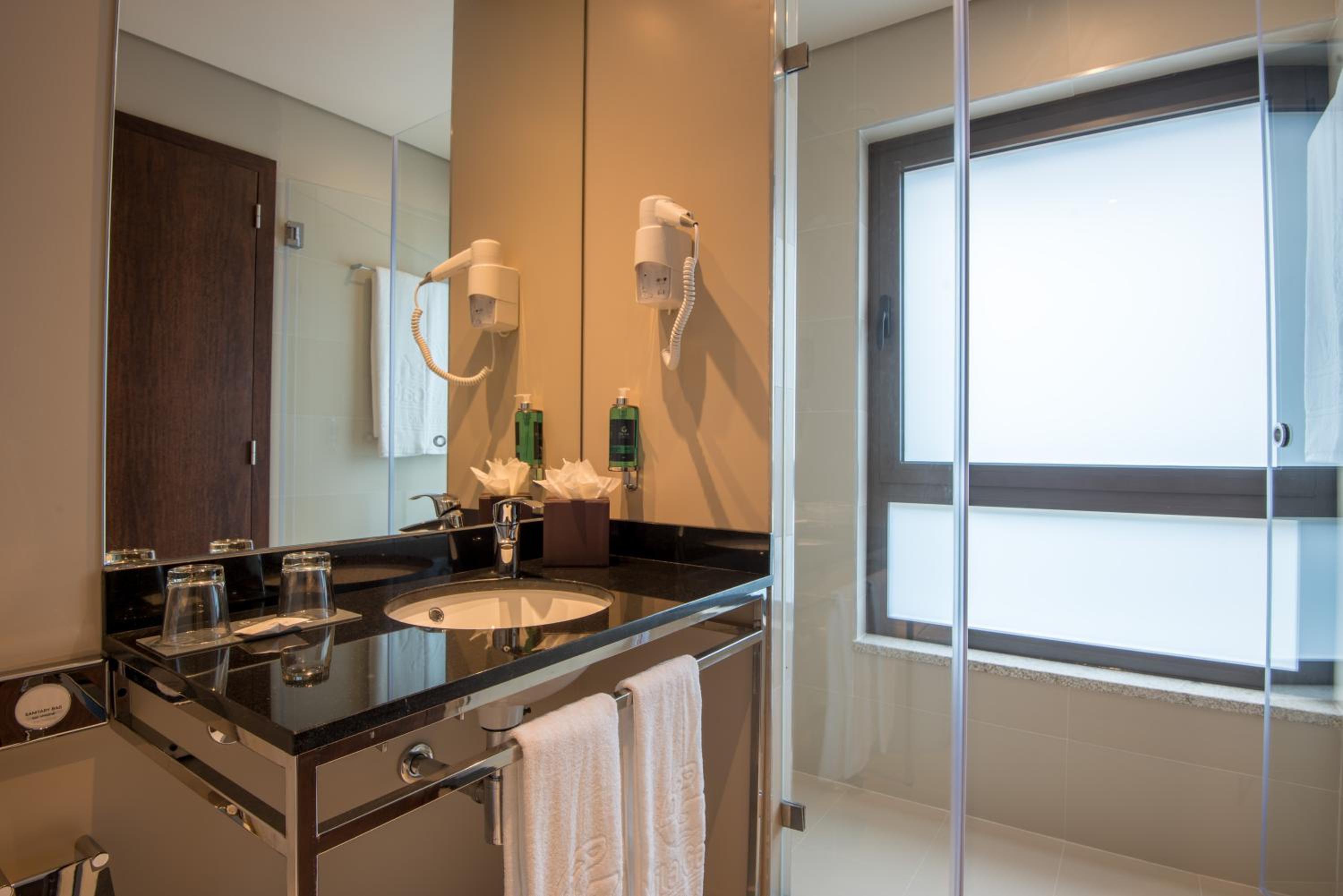 Standard Twin Room - Photo 3