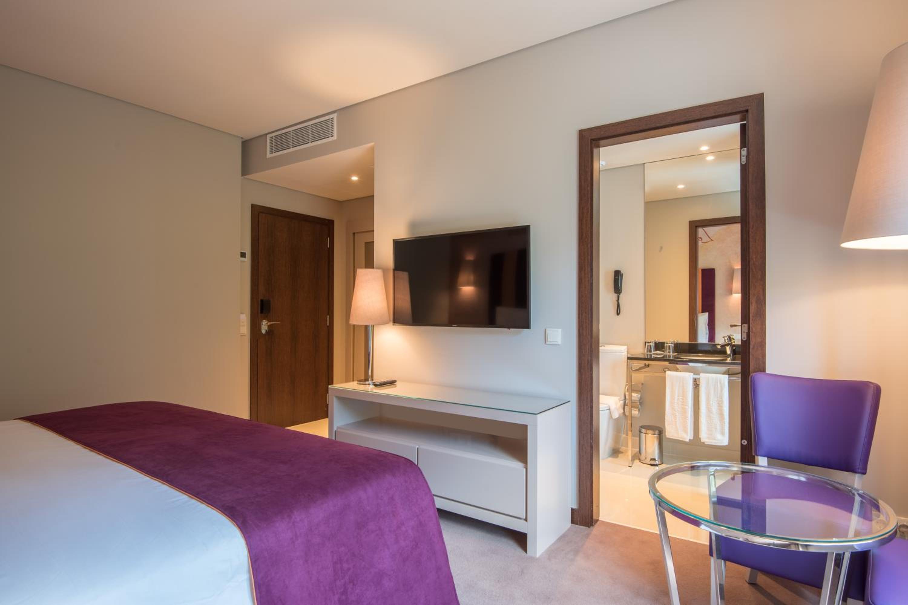 Standard Twin Room - Photo 6