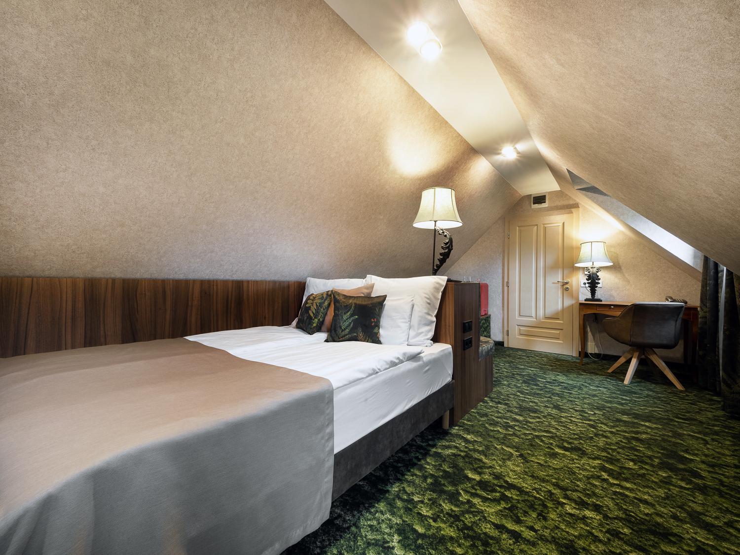 Attic Deluxe Room  photo 2