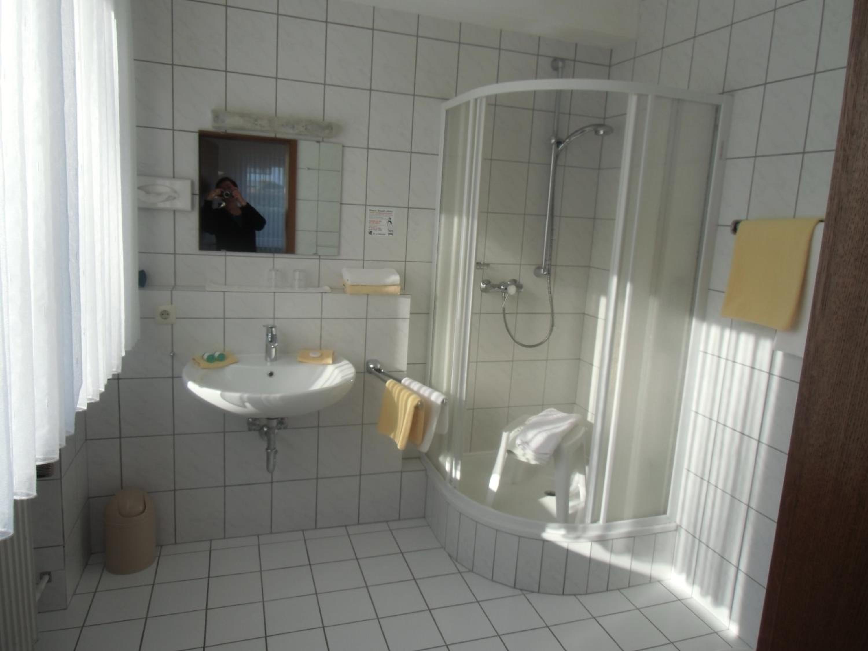 Single Room photo 3