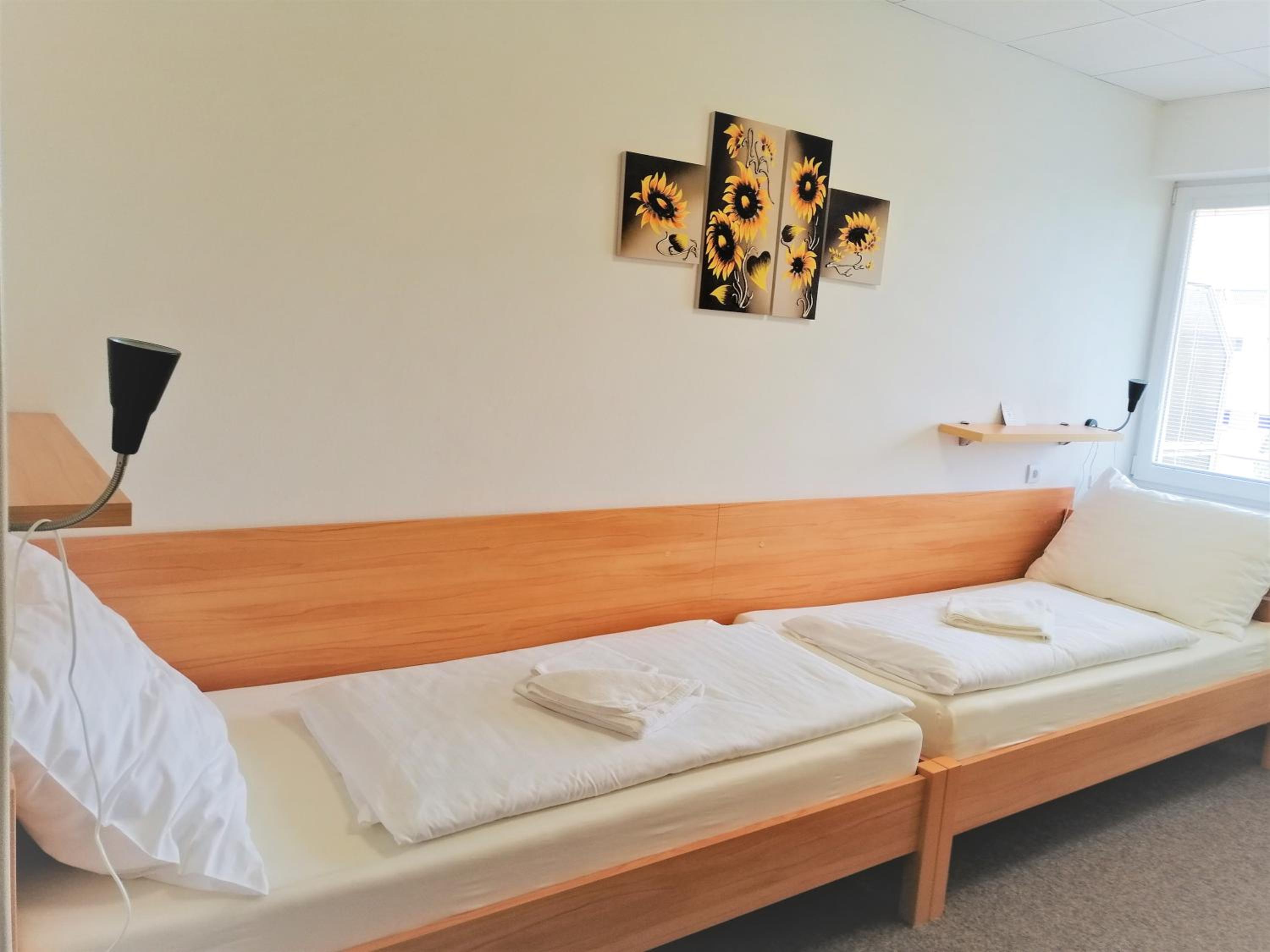 Double Room with Balcony - Photo 6
