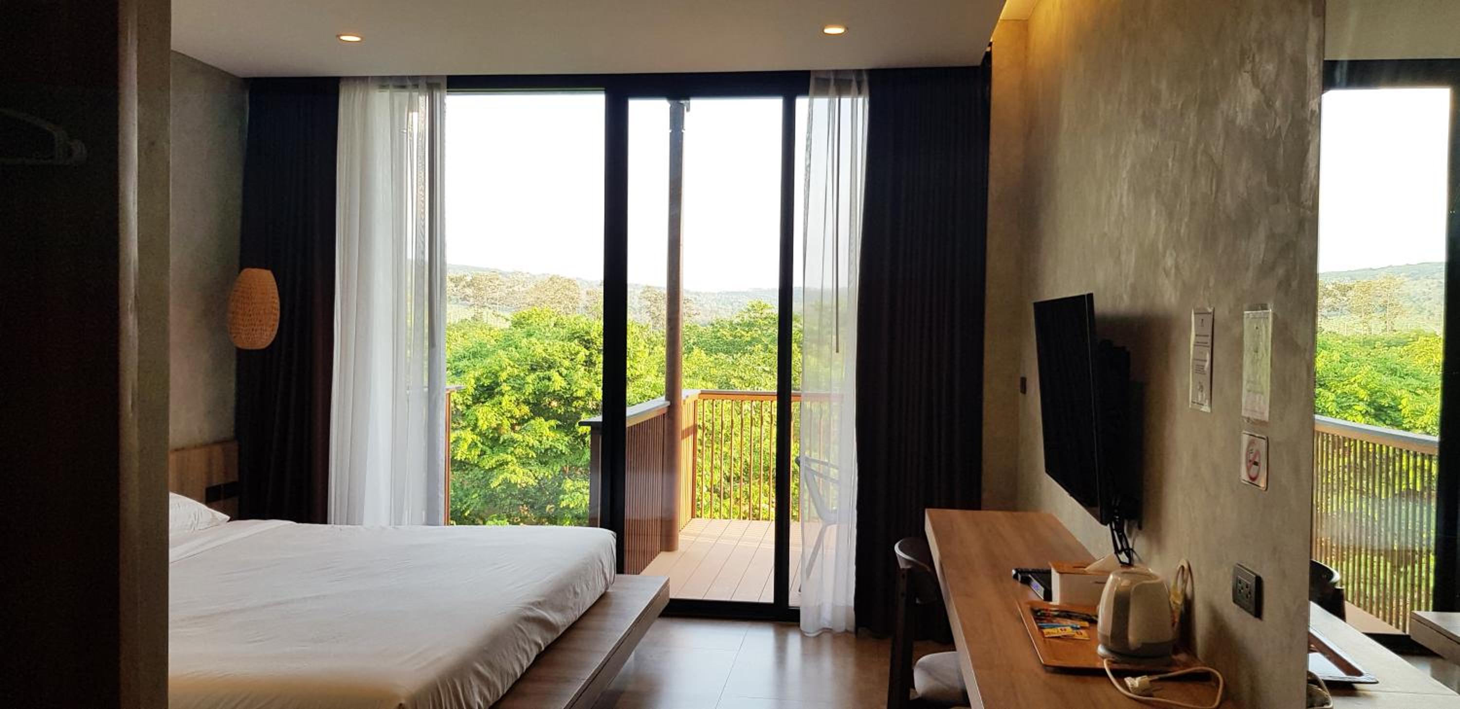 King Room with Balcony - Photo 1