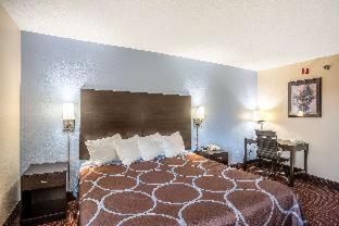 King Room - Non-Smoking - Photo 5