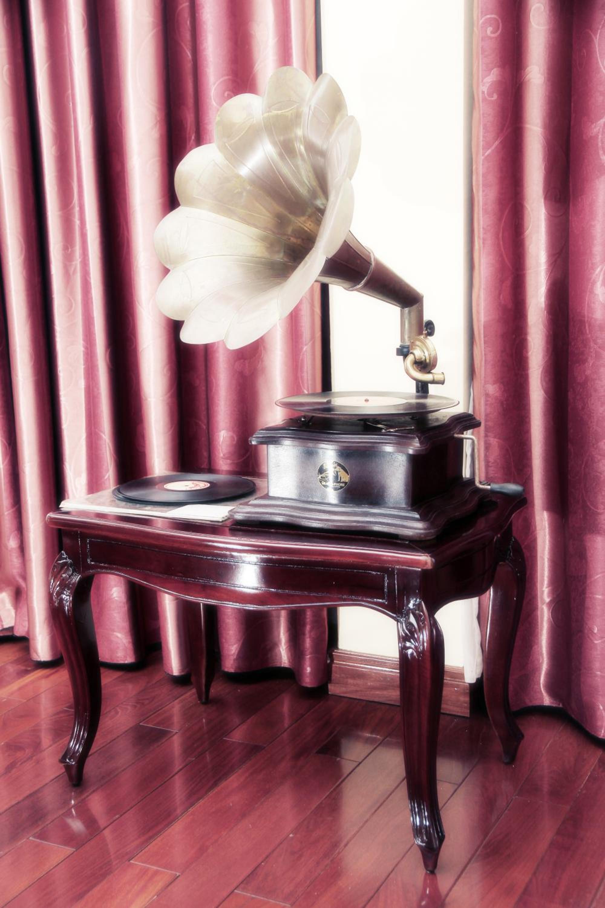 Executive Suite - Photo 3