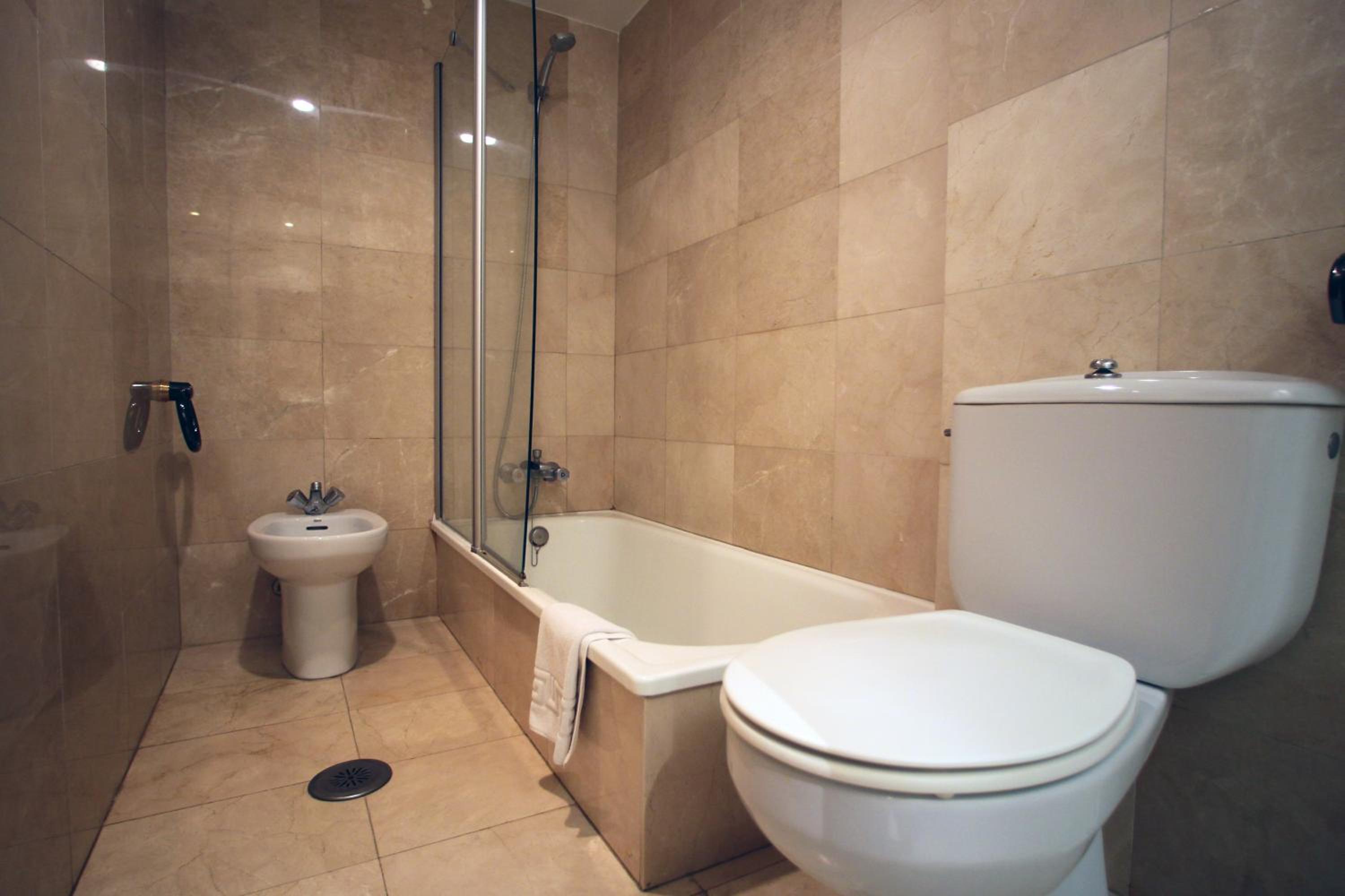 Two-Bedroom Apartment with Pool View (5 Adults)