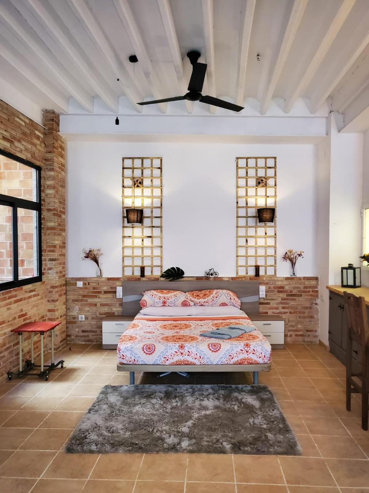 One-Bedroom Apartment - Photo 11